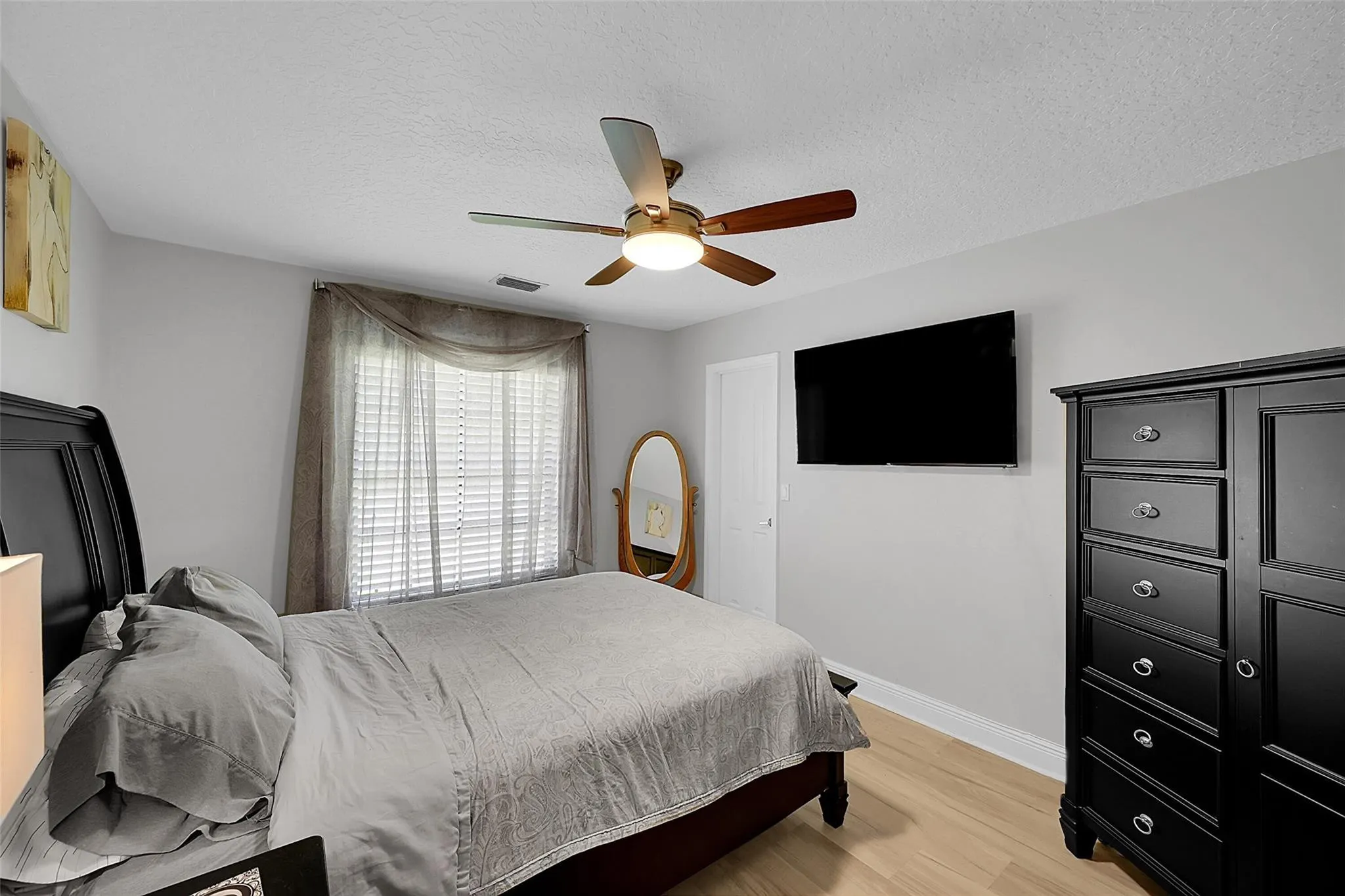 8606 ARROWHEAD Drive