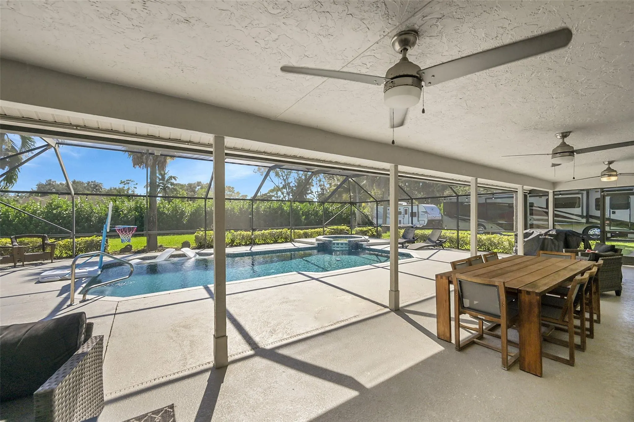 8606 ARROWHEAD Drive