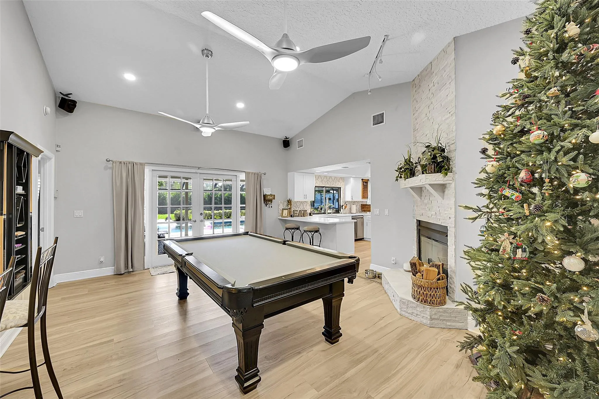 8606 ARROWHEAD Drive