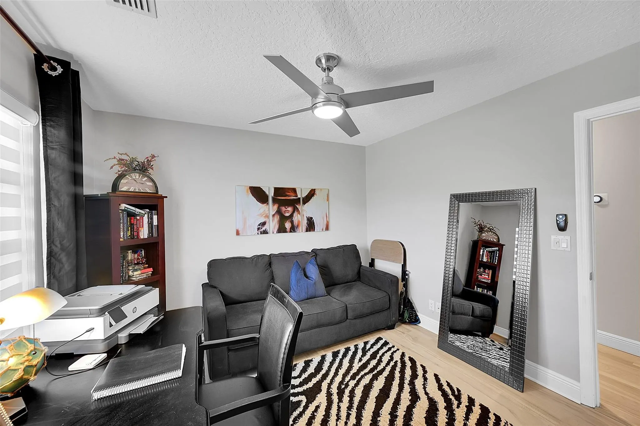 8606 ARROWHEAD Drive