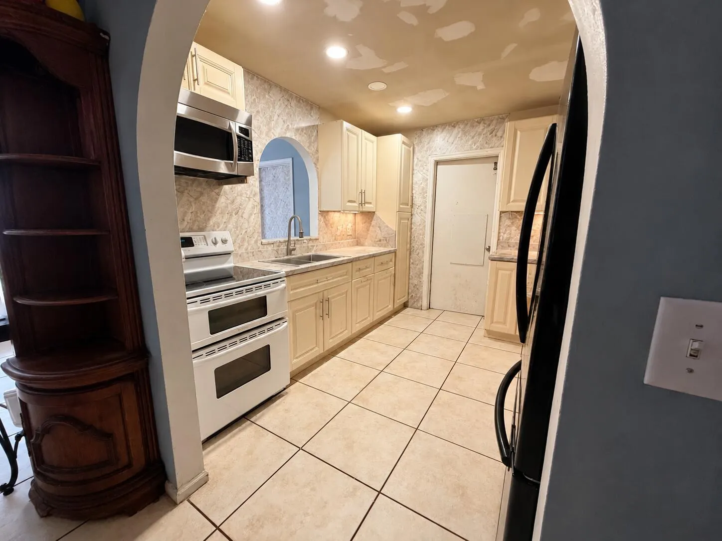 3464 ARTESIAN Drive