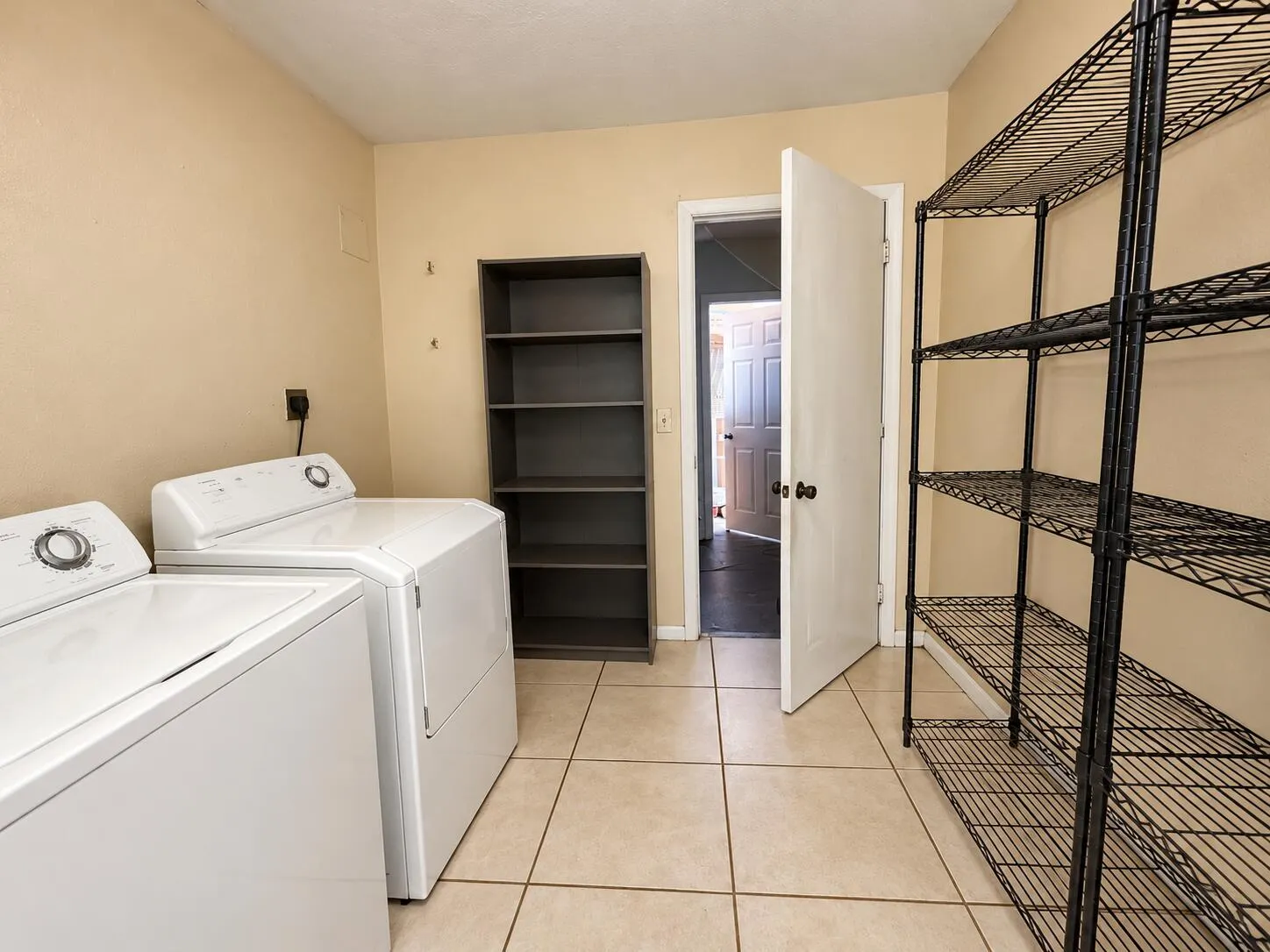 3464 ARTESIAN Drive