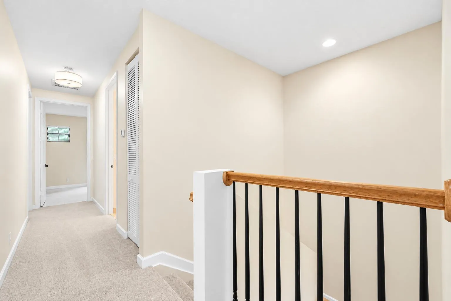 247 W Chrystie Circle