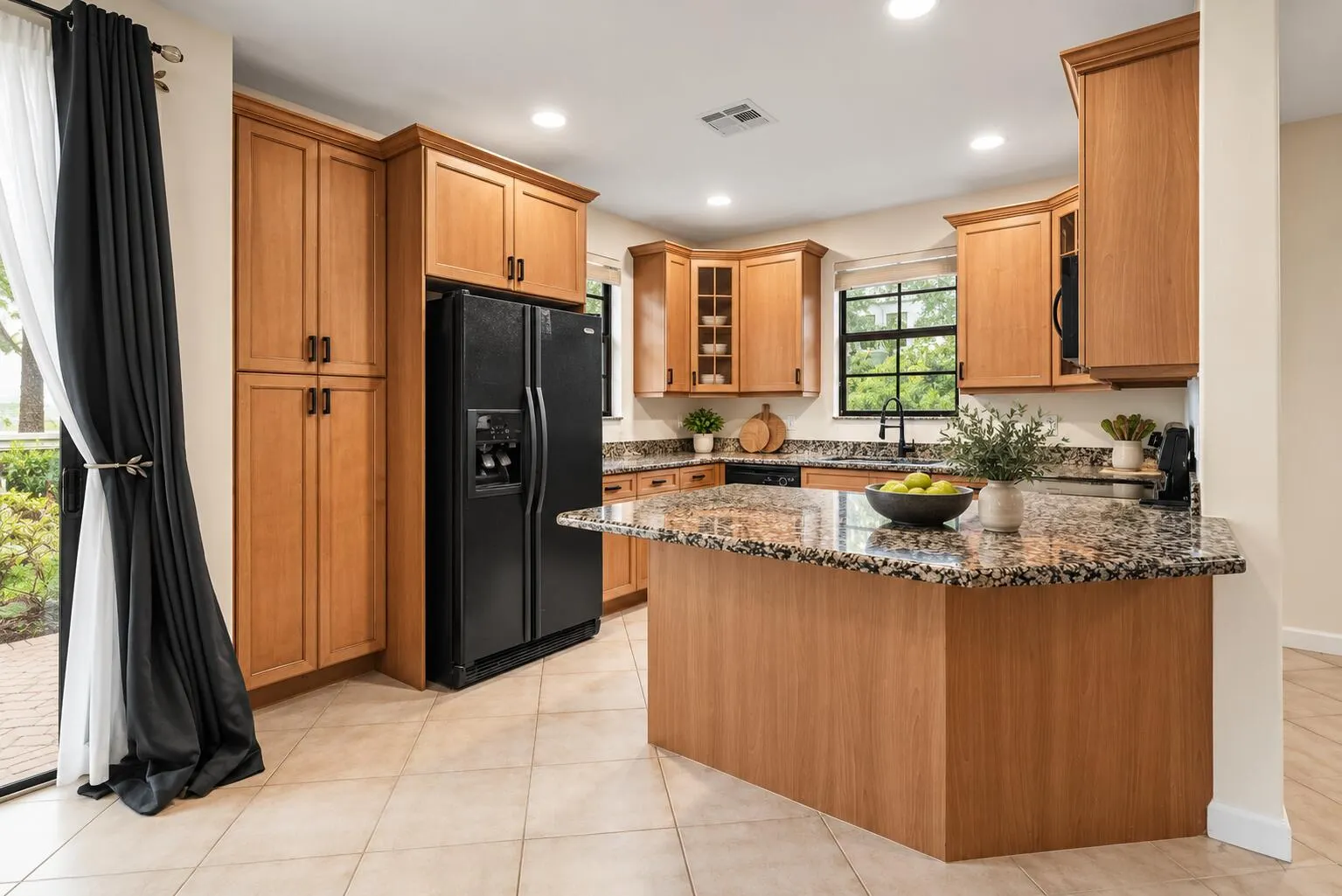 247 W Chrystie Circle