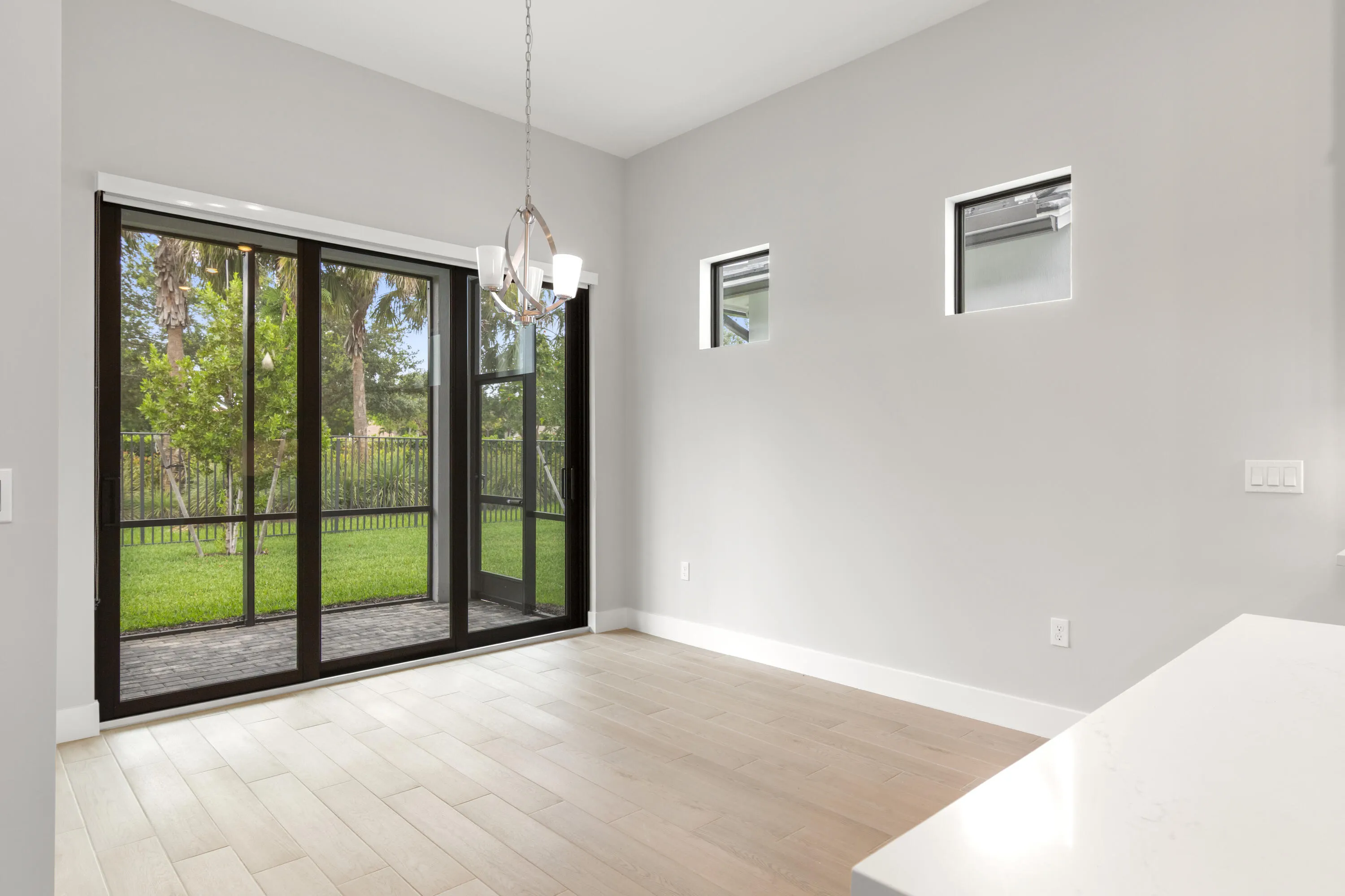 9195 Cape Honey Bee Lane