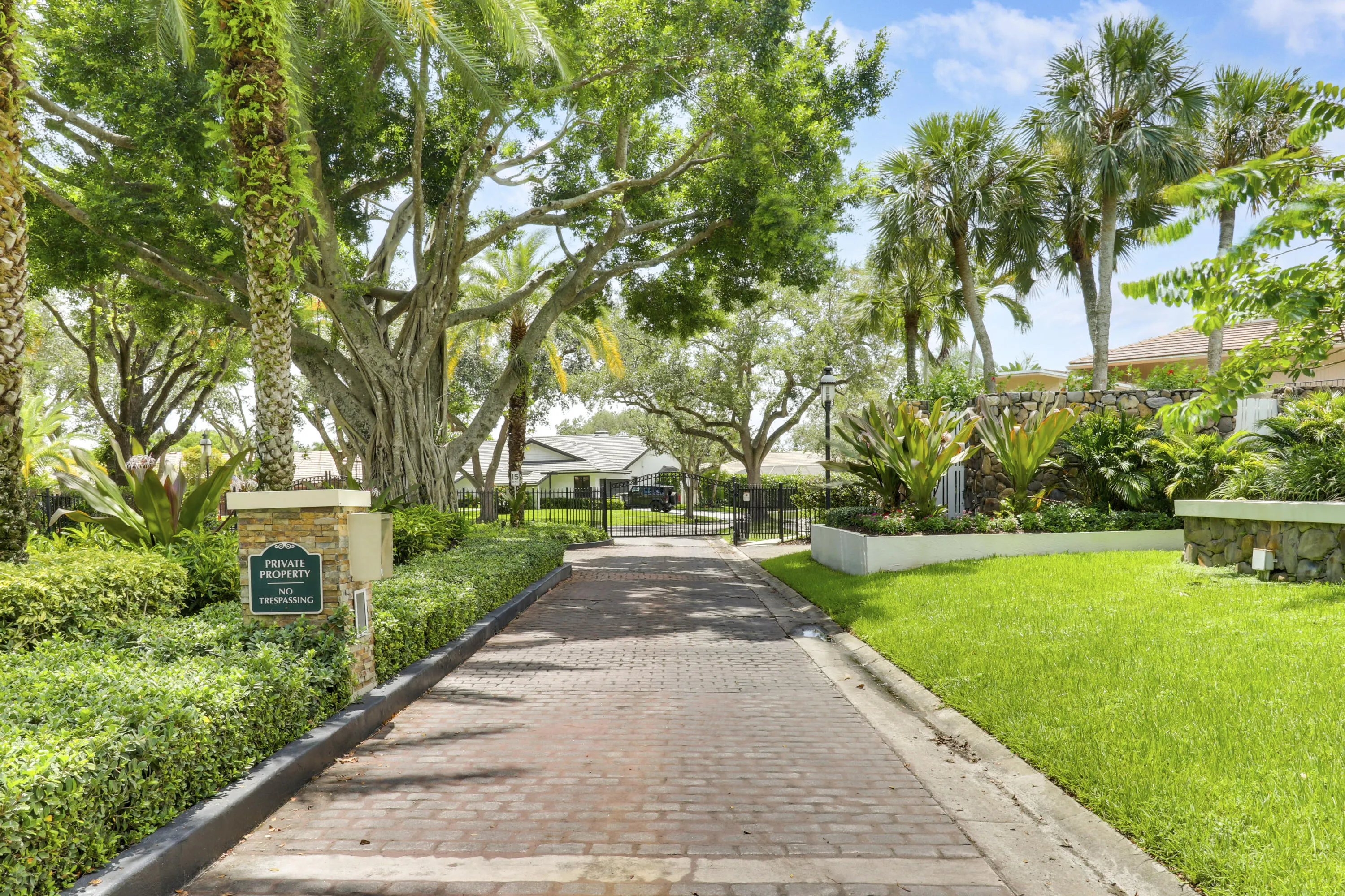 6514 Timber Lane