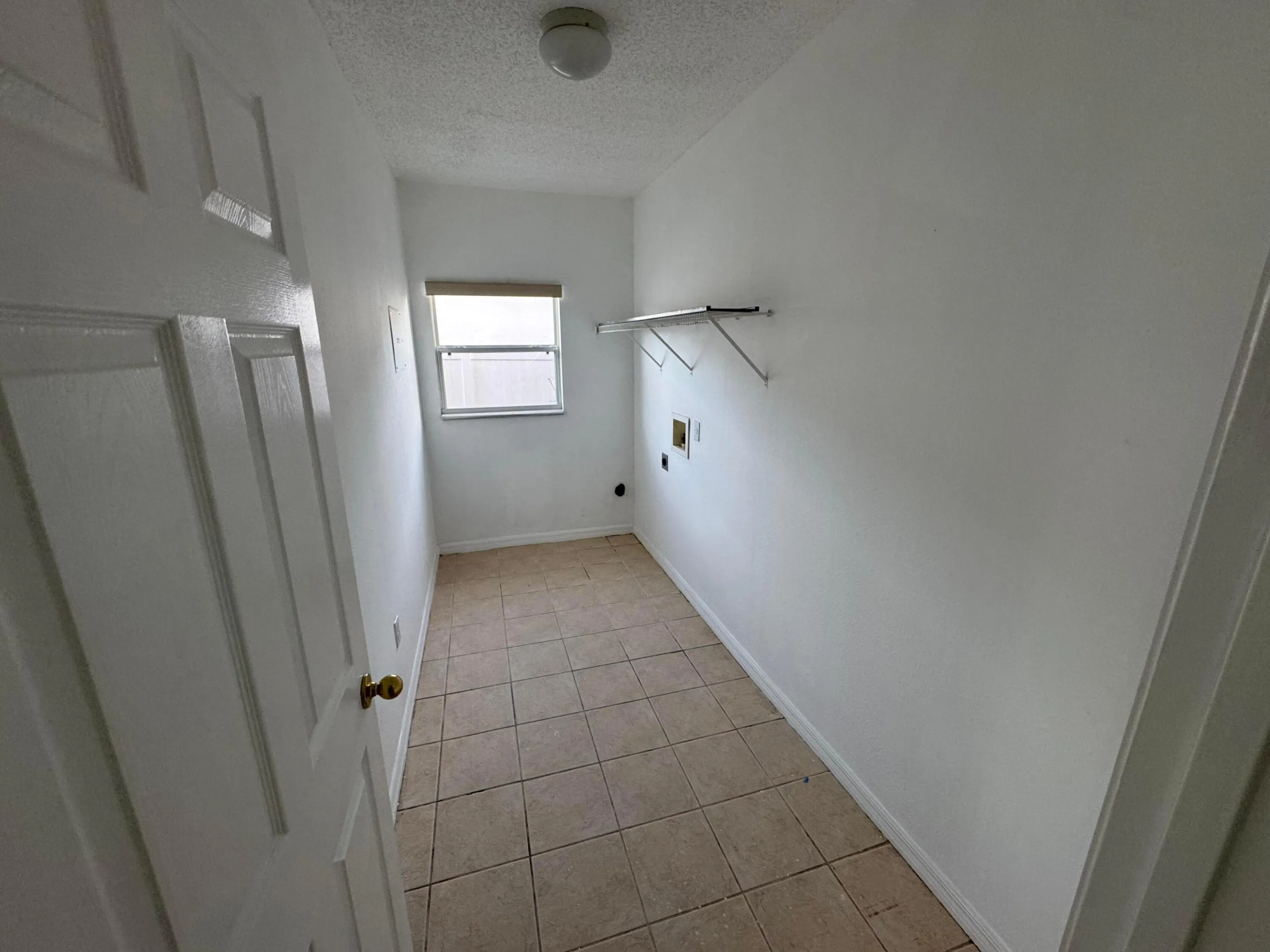 1107 James Way