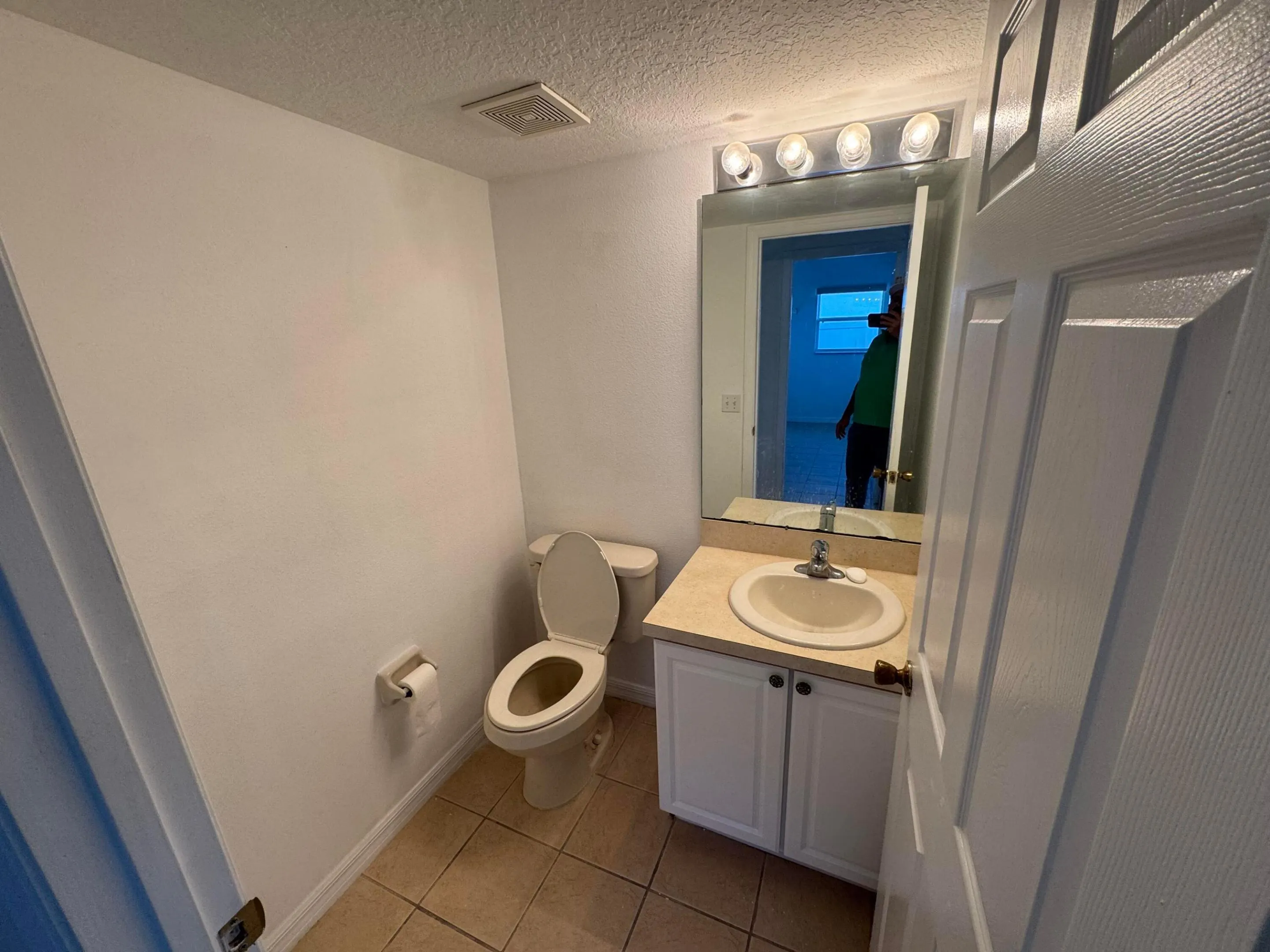 1107 James Way