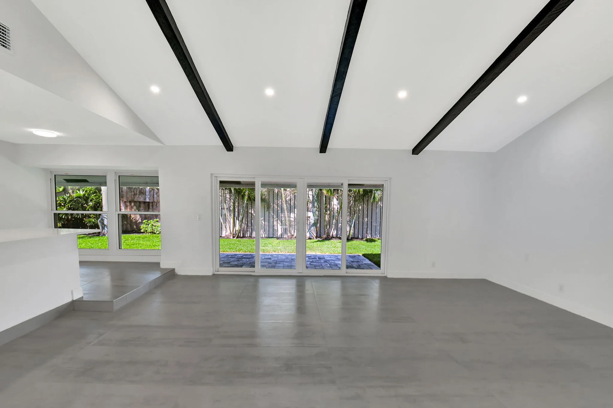 2918 Cormorant Road