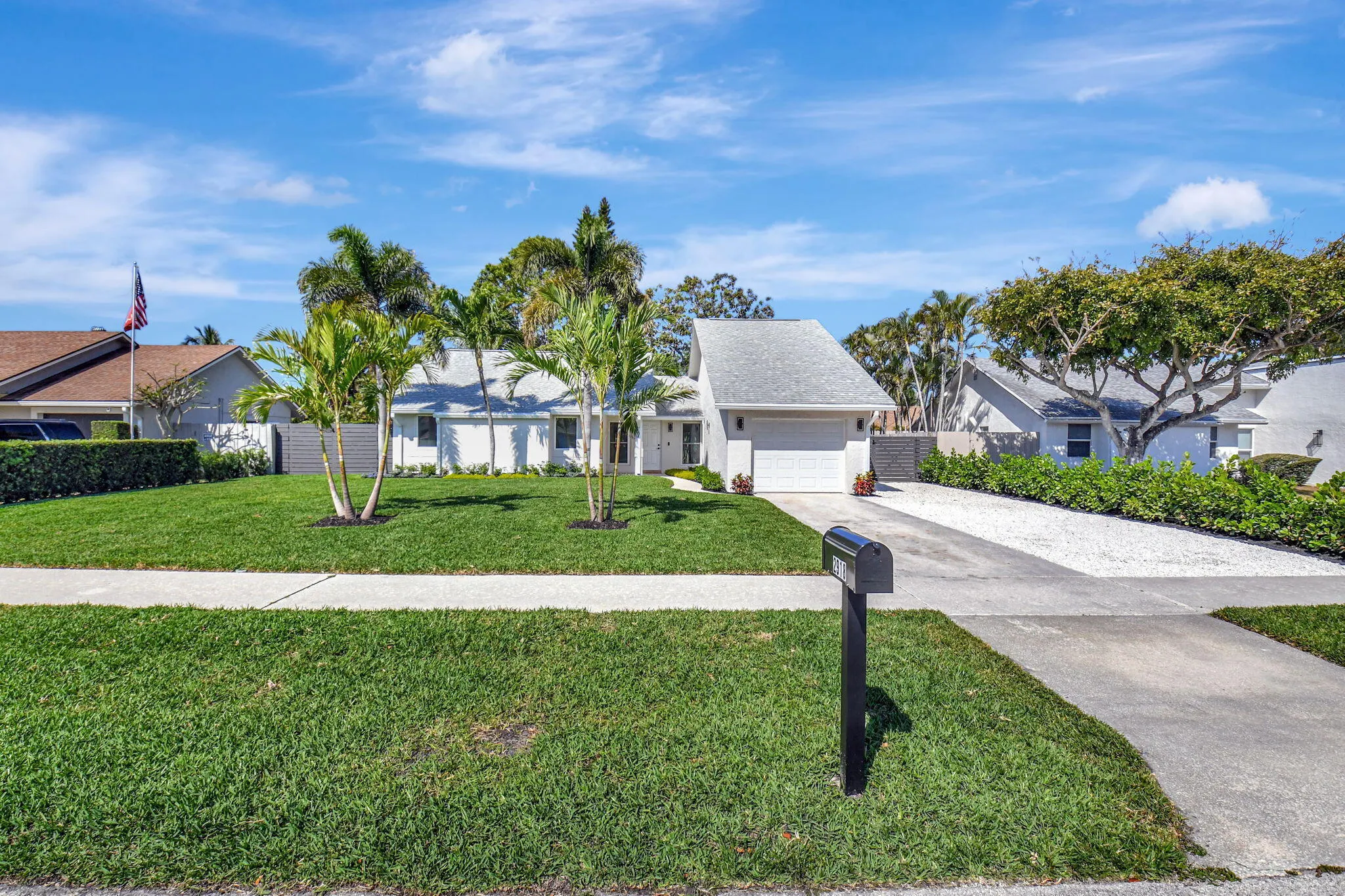 2918 Cormorant Road