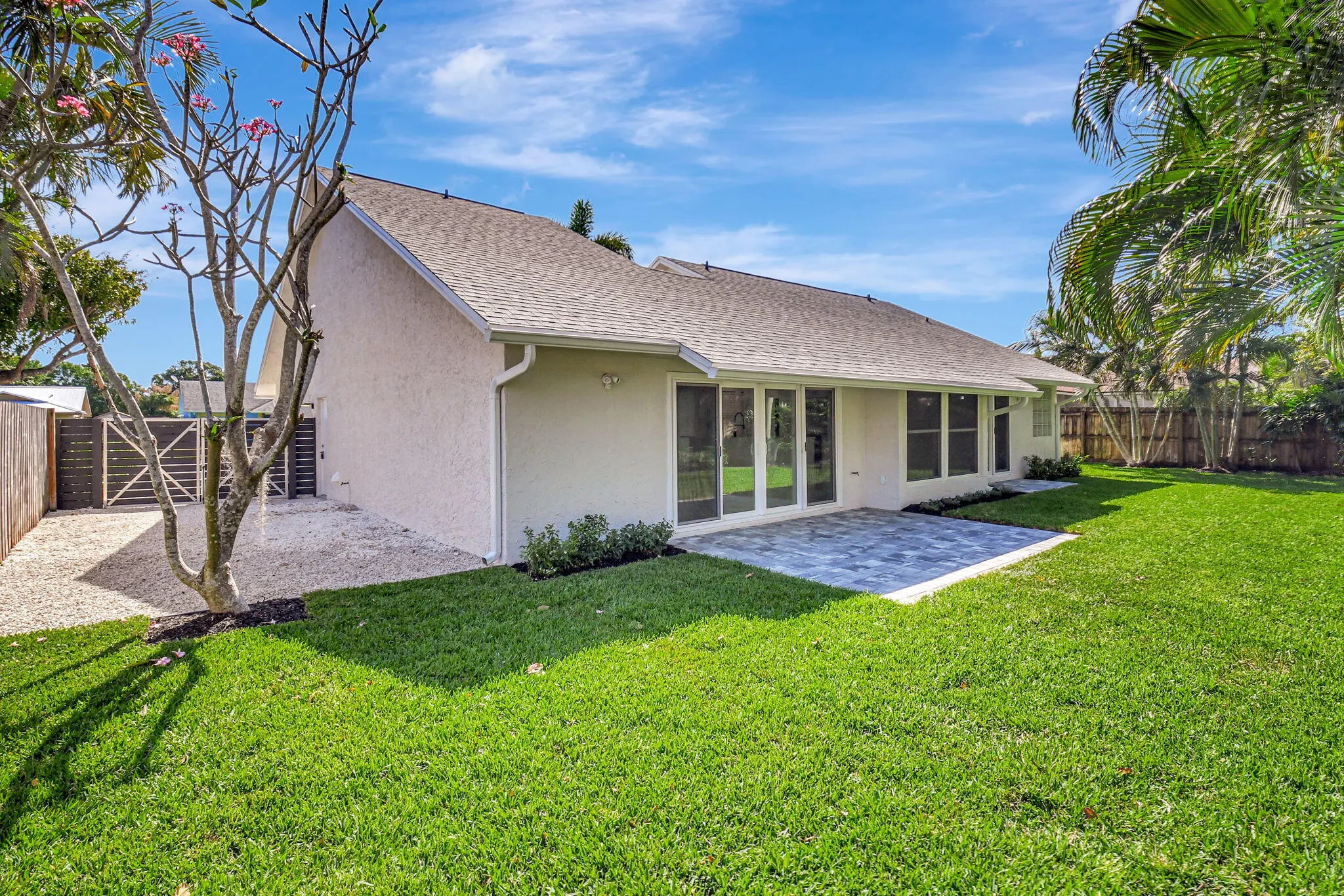2918 Cormorant Road