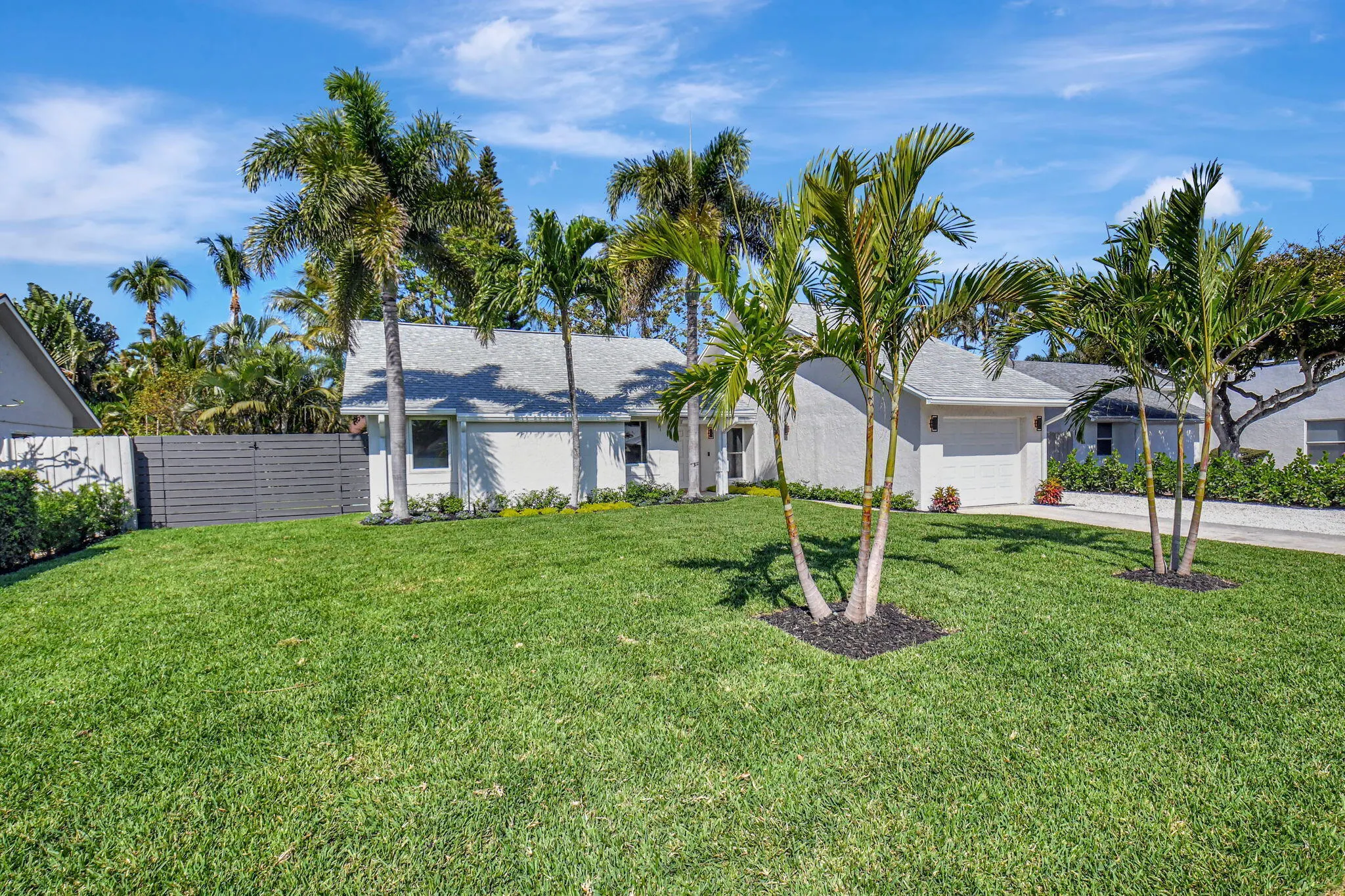 2918 Cormorant Road