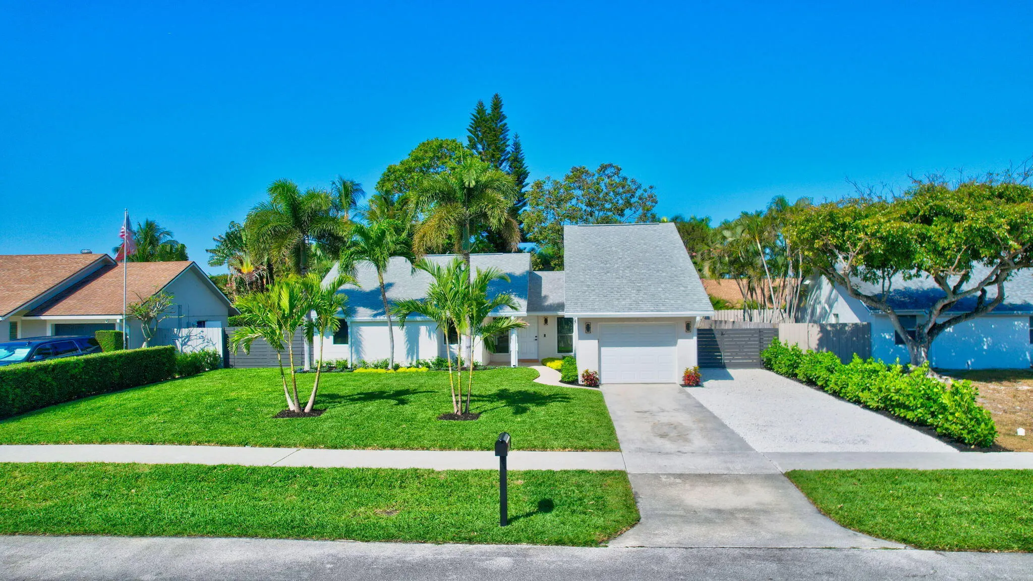 2918 Cormorant Road