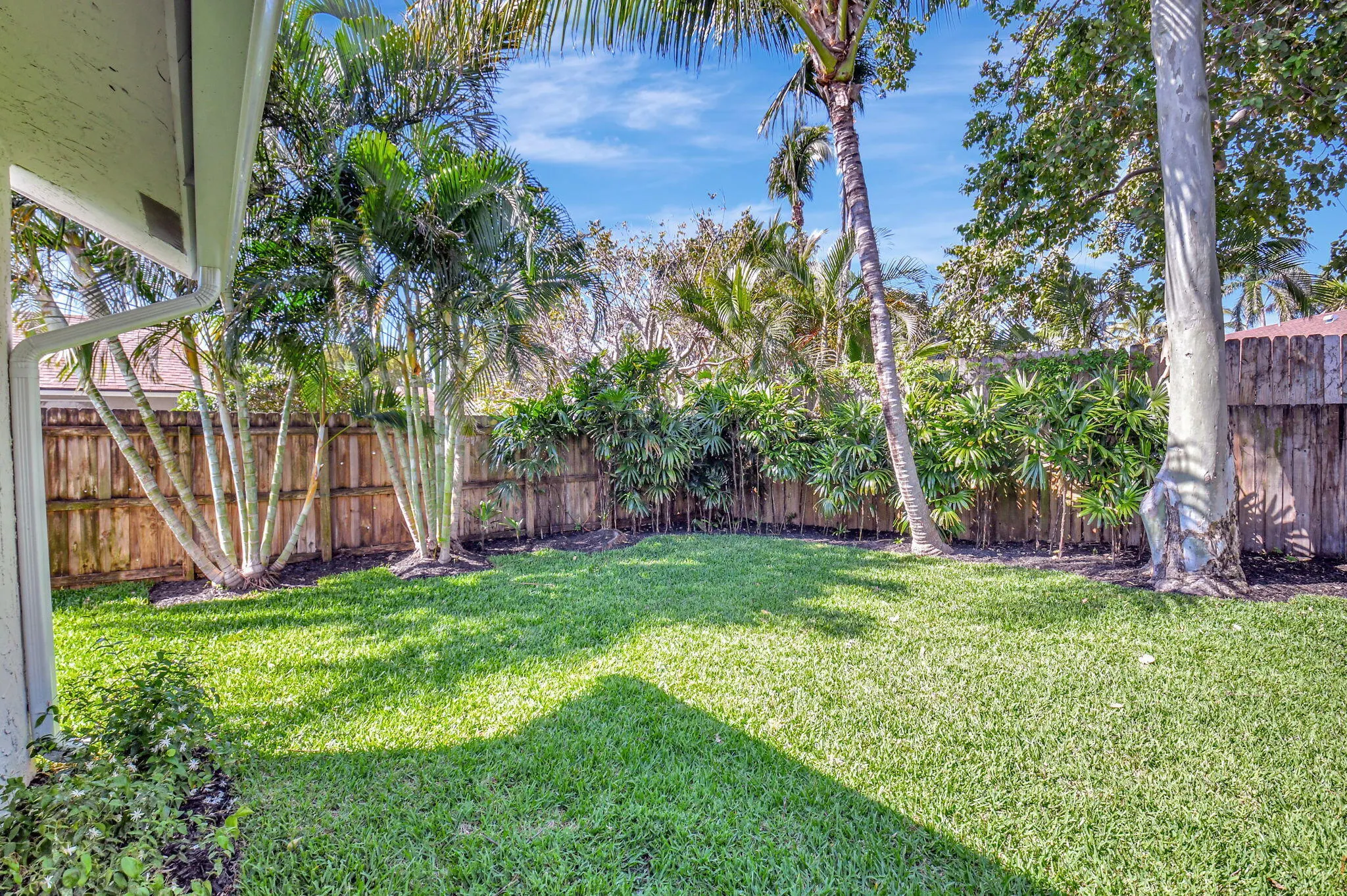 2918 Cormorant Road