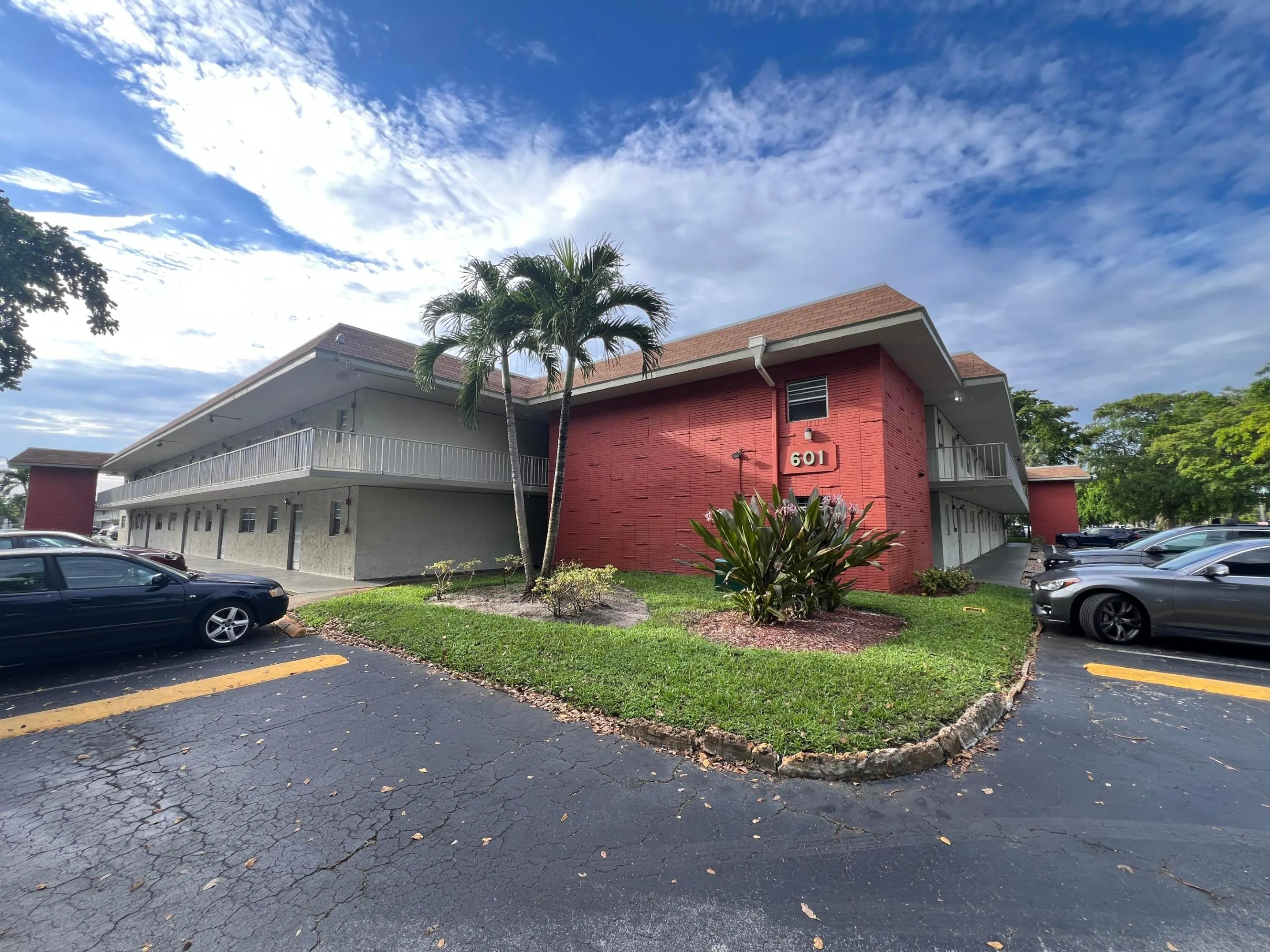 601 S STATE ROAD 7 #2H