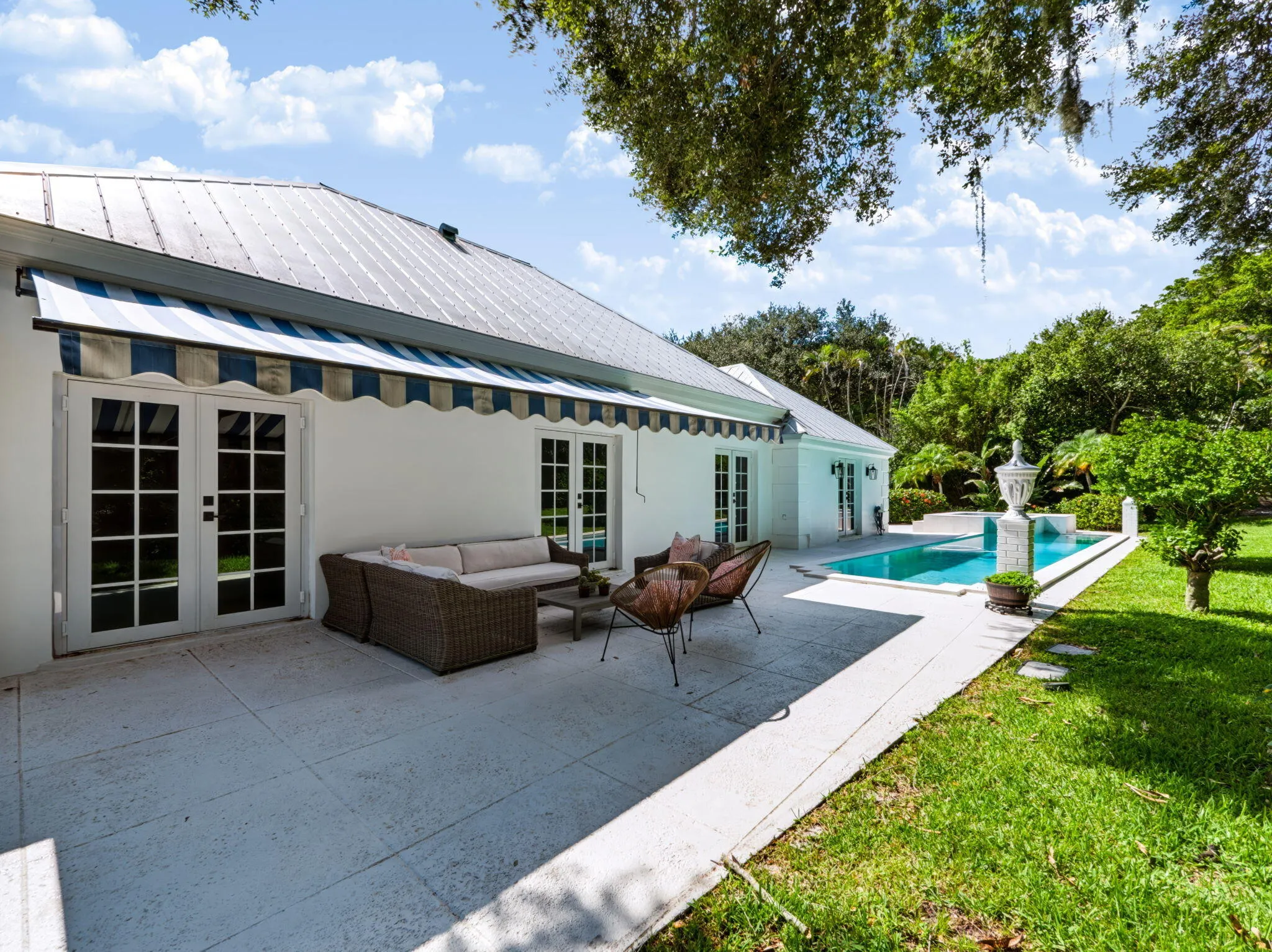 14 RIVERVIEW Drive