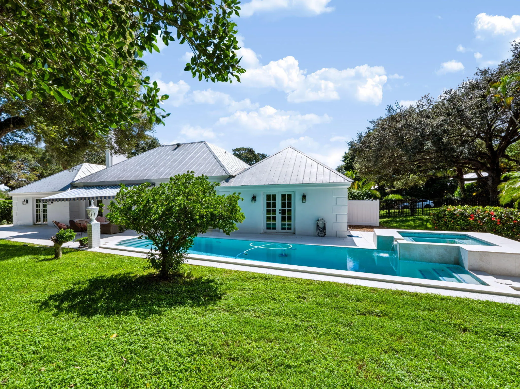 14 RIVERVIEW Drive