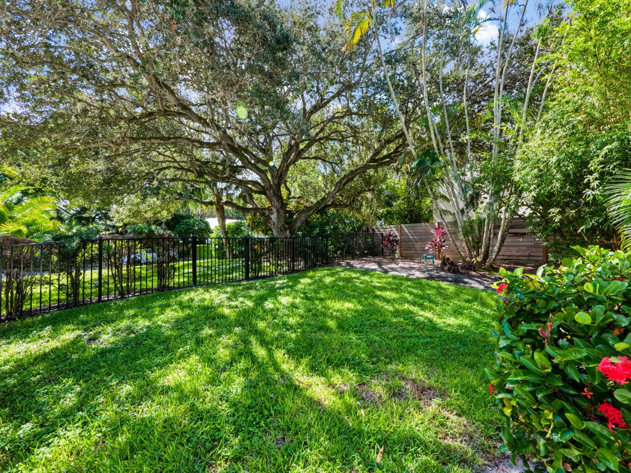 14 RIVERVIEW Drive