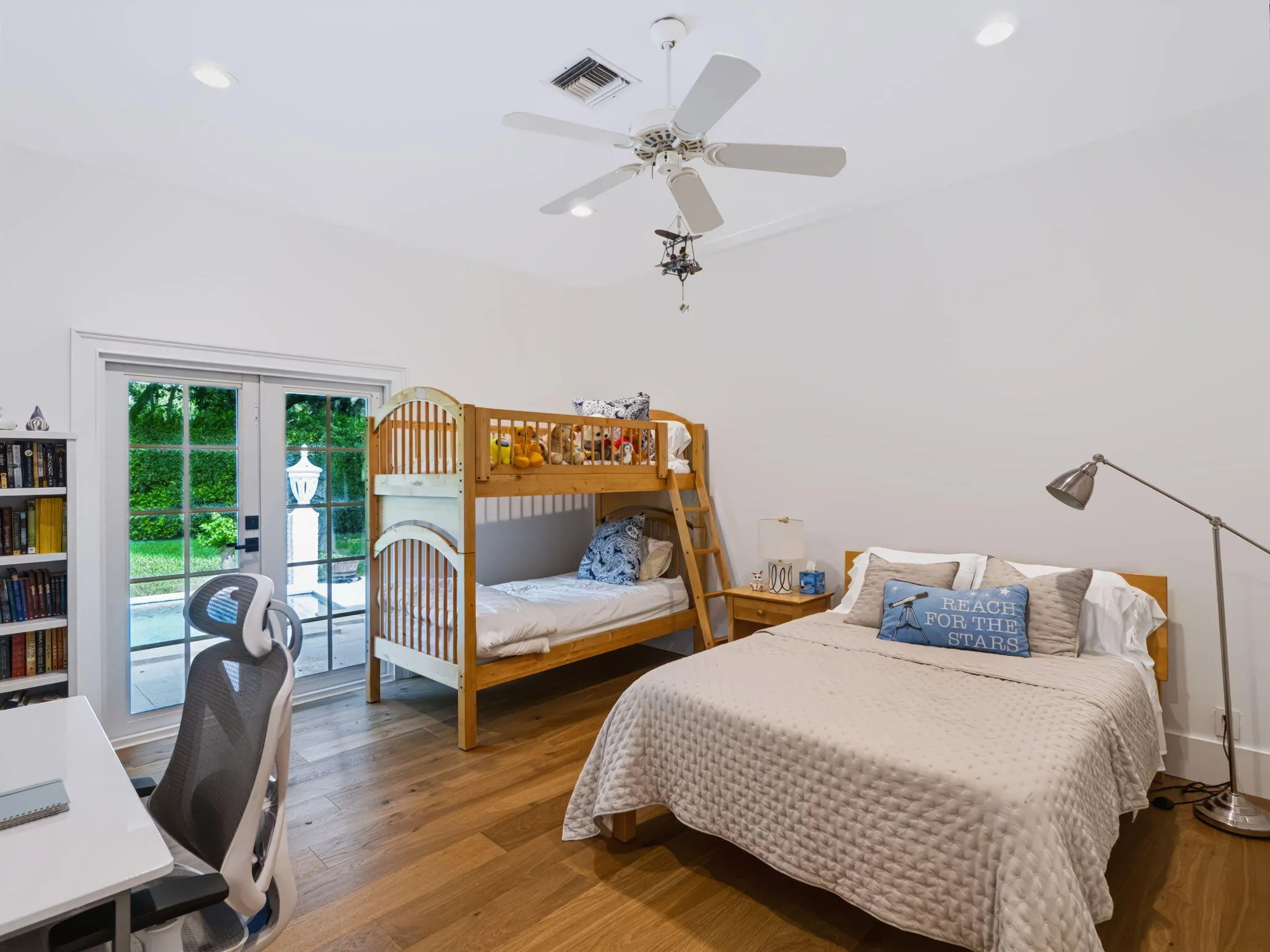 14 RIVERVIEW Drive