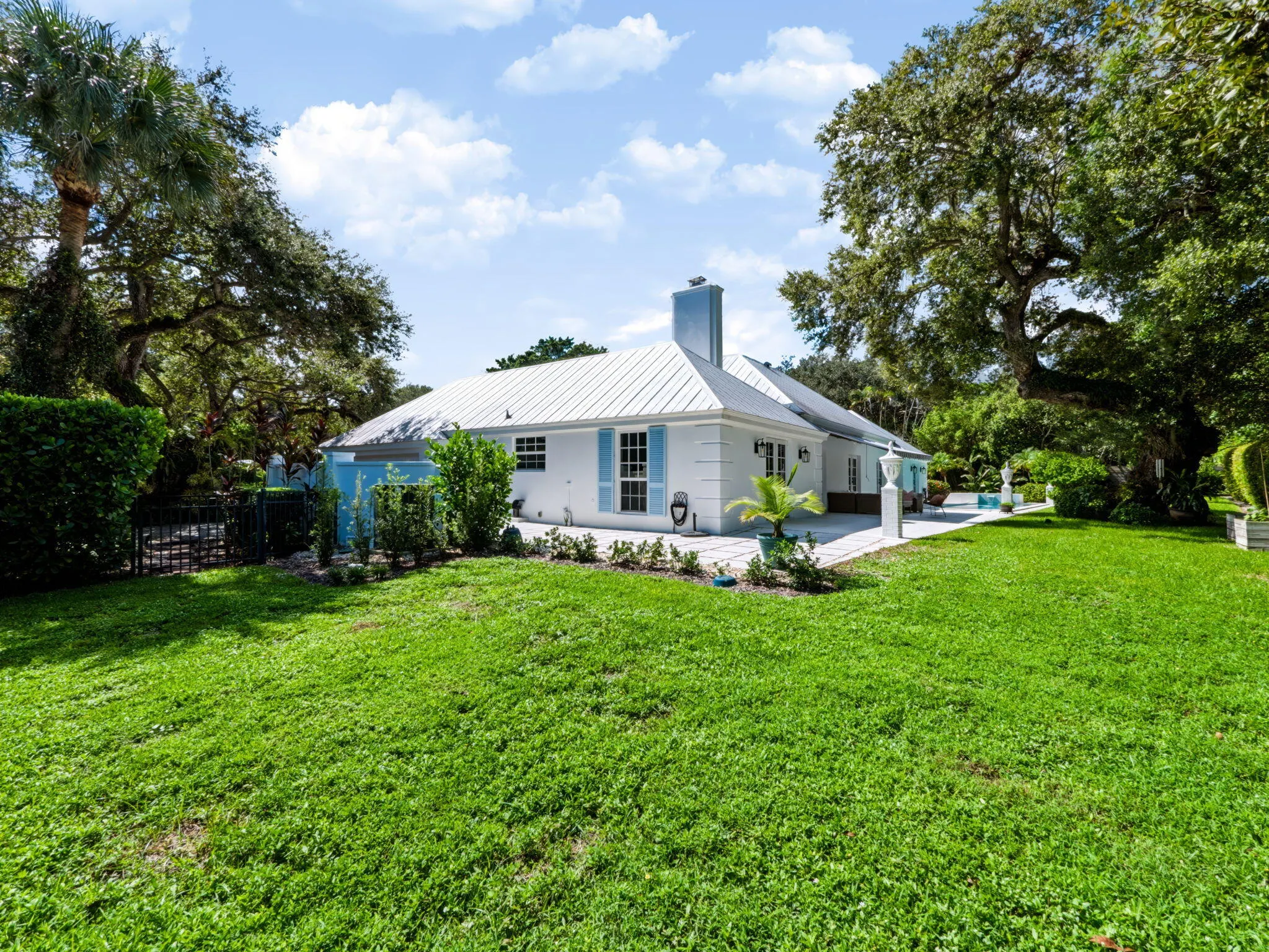 14 RIVERVIEW Drive