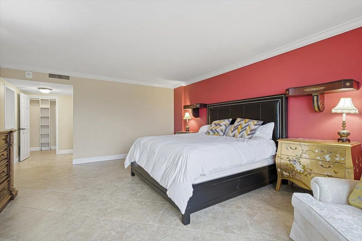 3900 N Ocean Drive #2D