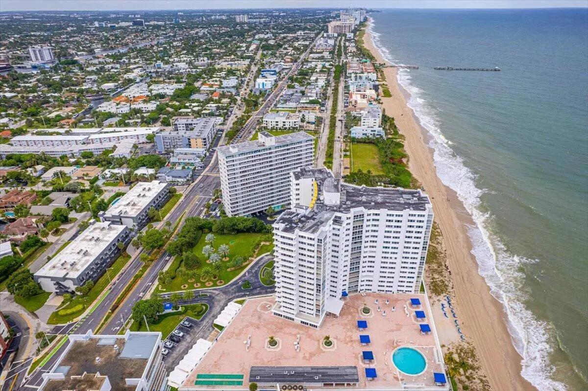 3900 N Ocean Drive #2D