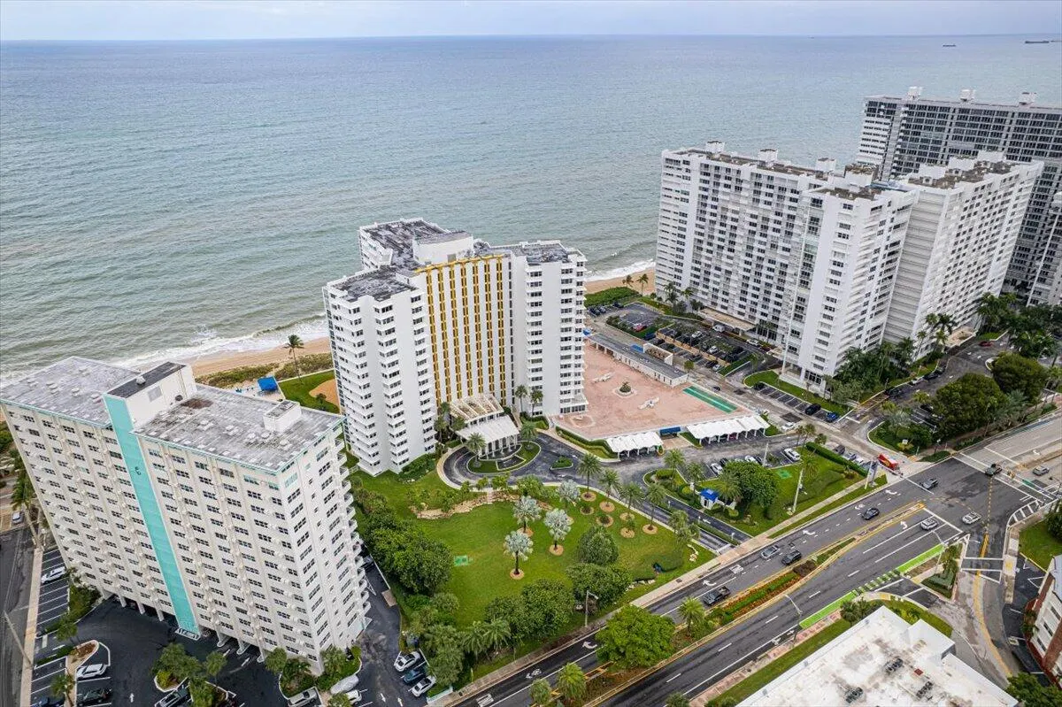 3900 N Ocean Drive #2D