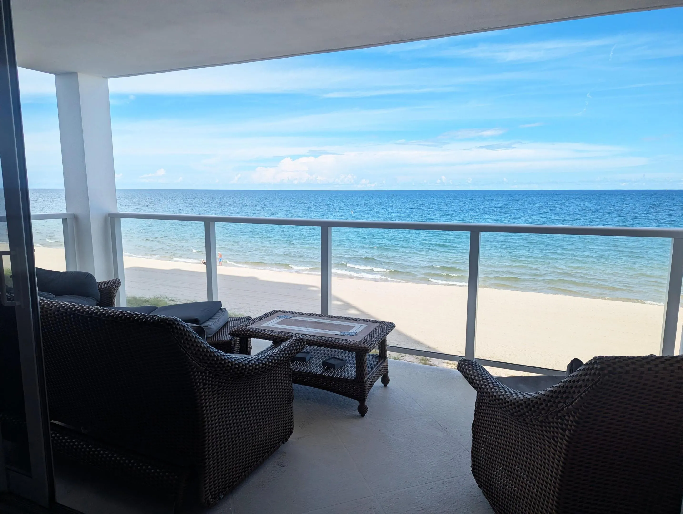 3900 N Ocean Drive #2D