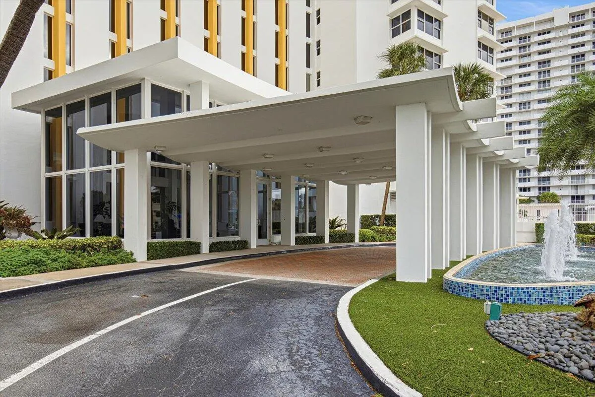 3900 N Ocean Drive #2D