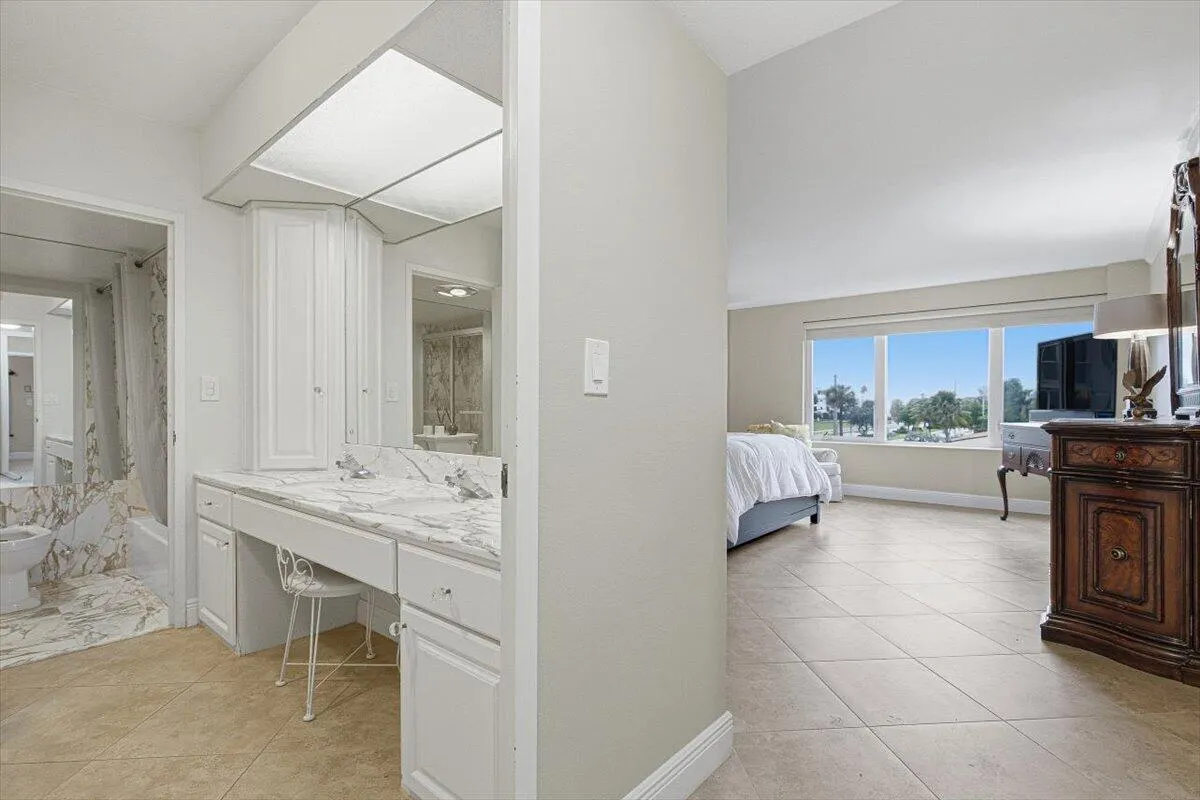 3900 N Ocean Drive #2D