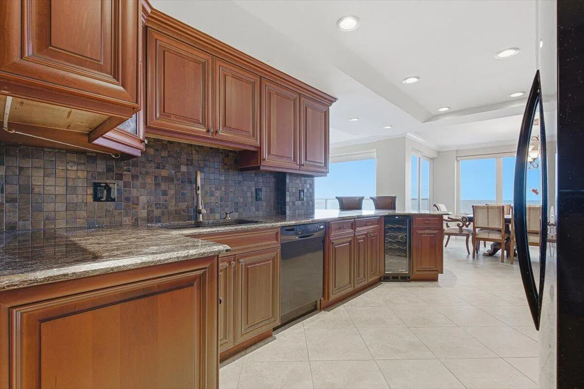 3900 N Ocean Drive #2D