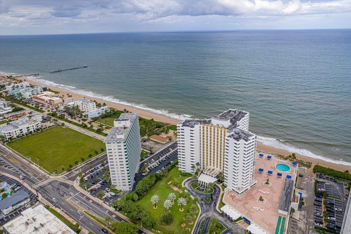 3900 N Ocean Drive #2D
