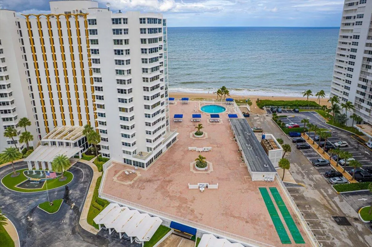 3900 N Ocean Drive #2D