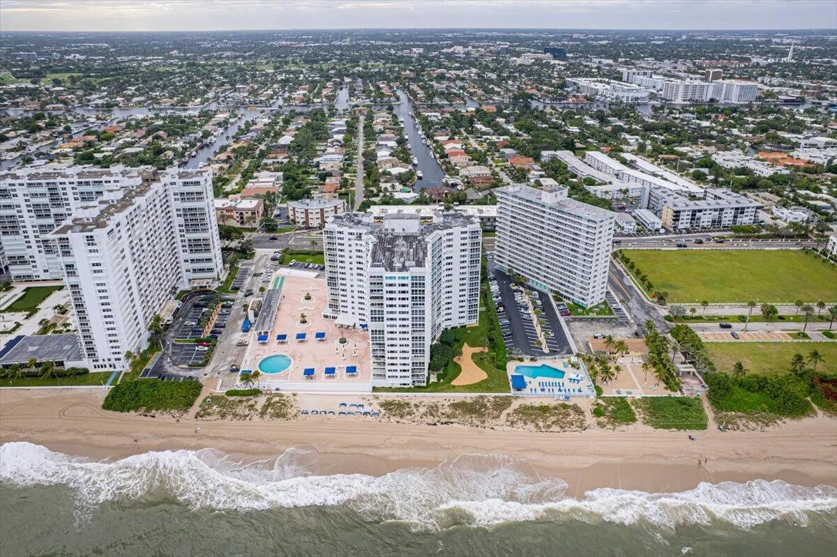 3900 N Ocean Drive #2D