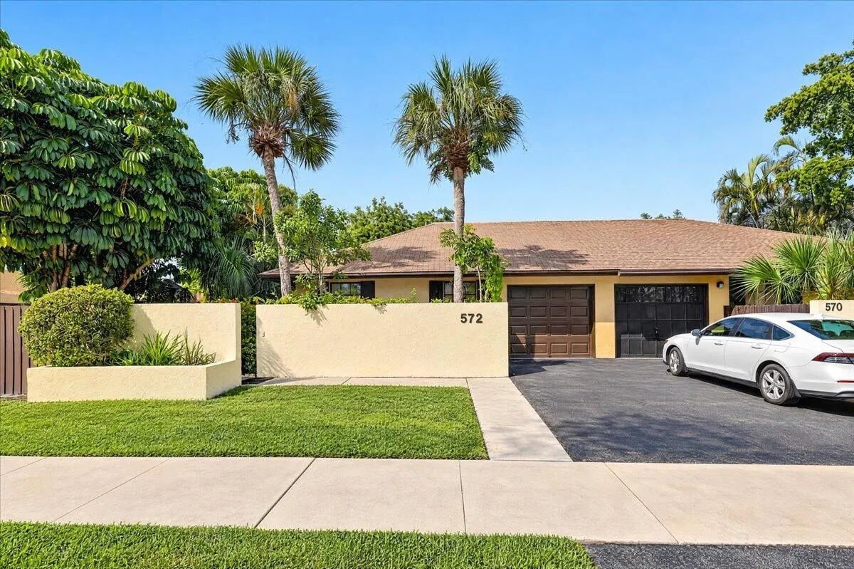 572 SW 28TH Avenue