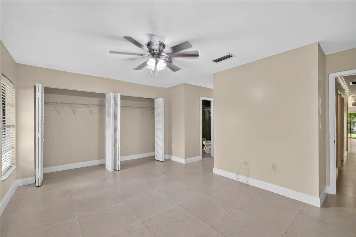 572 SW 28TH Avenue