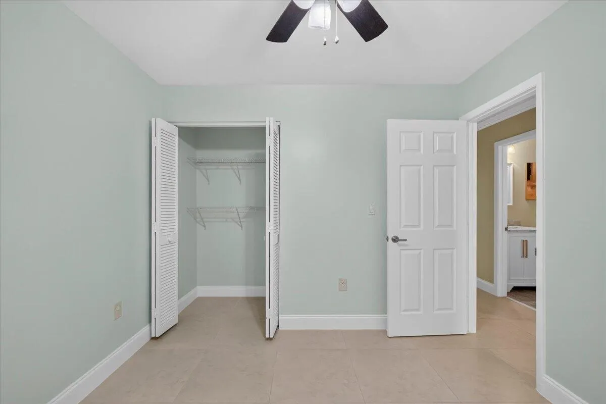 572 SW 28TH Avenue