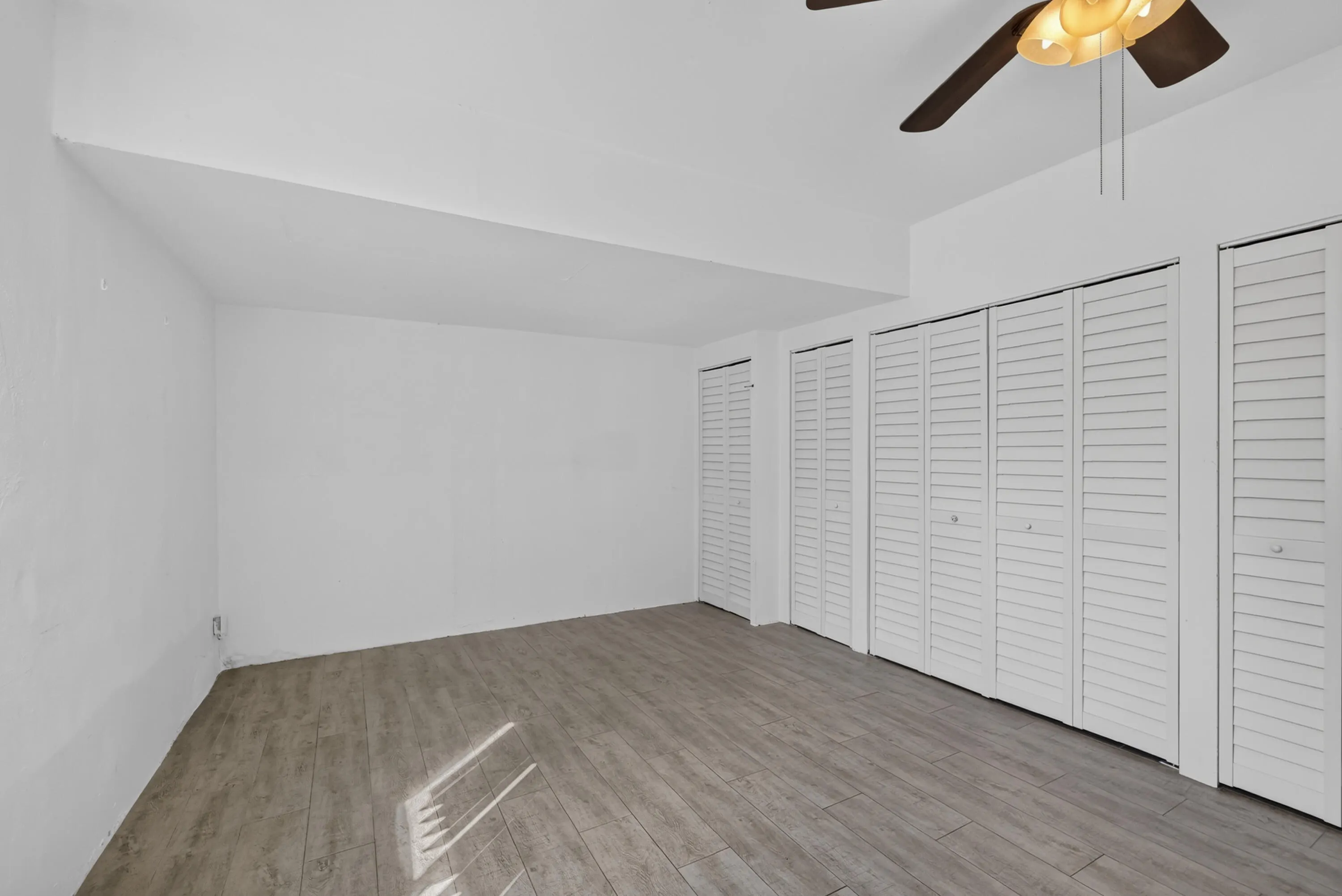 300 SE 11TH Court