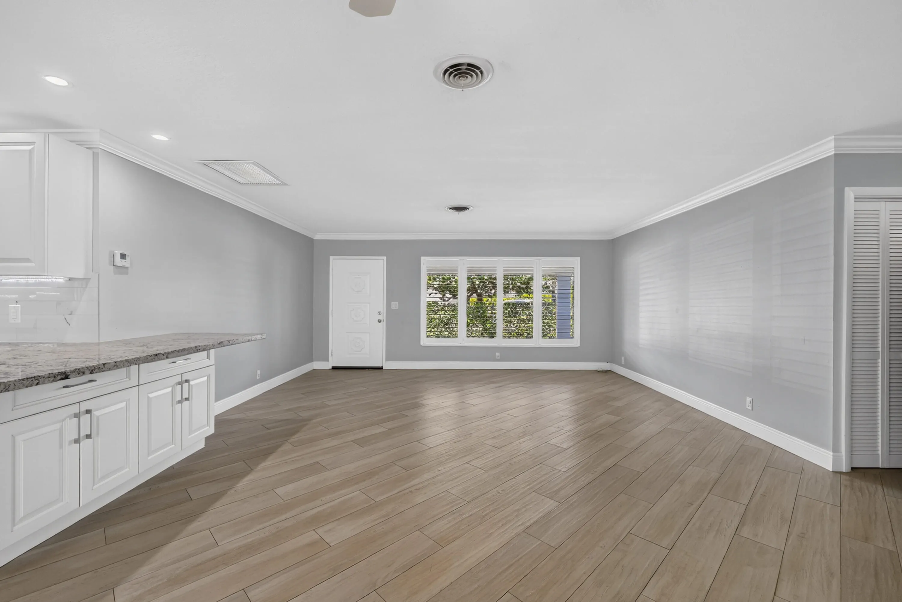 300 SE 11TH Court