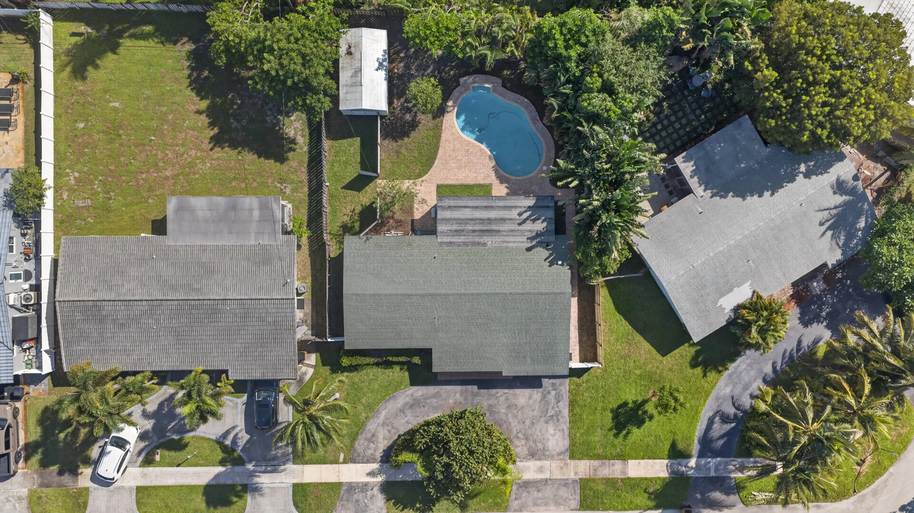 300 SE 11TH Court