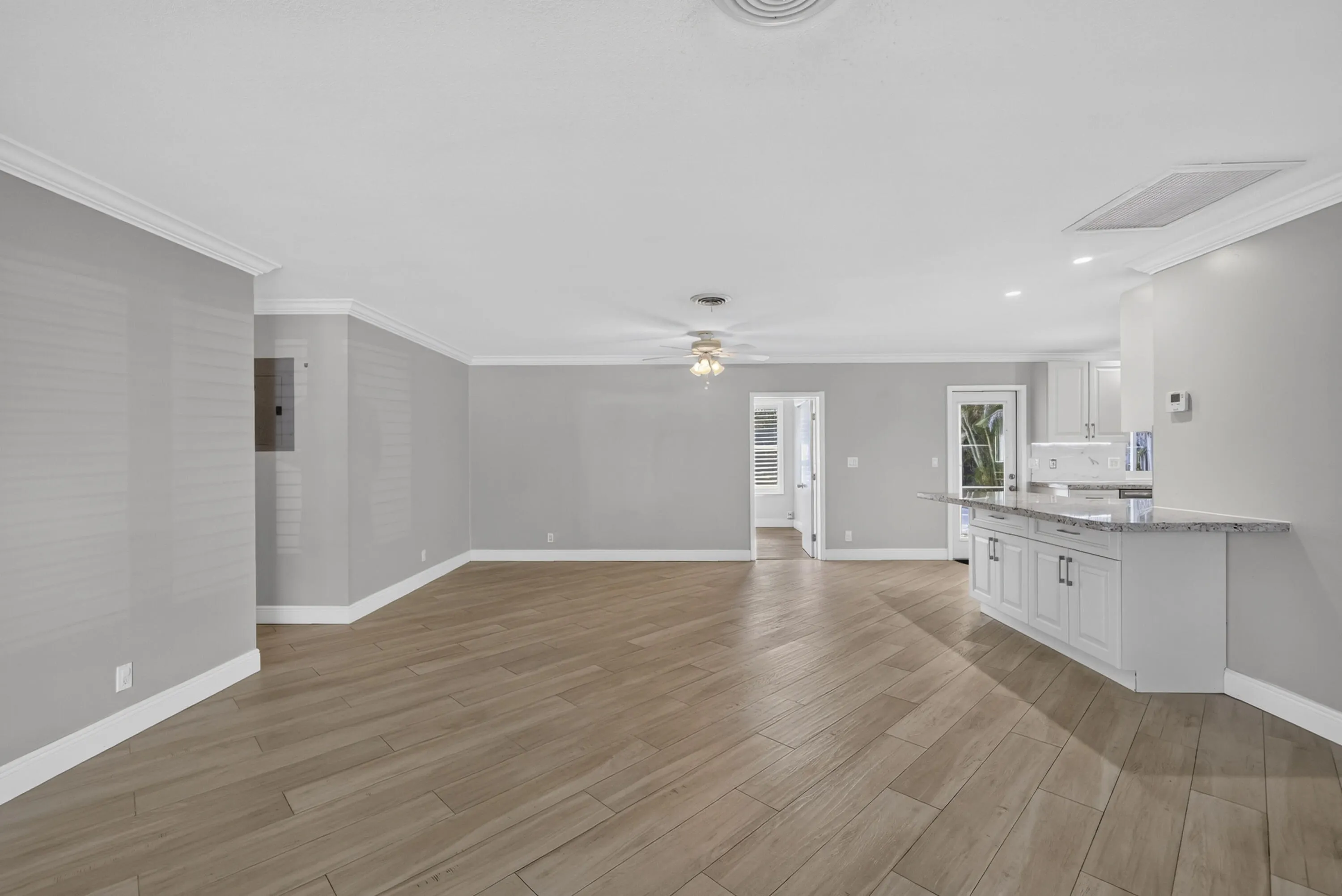 300 SE 11TH Court