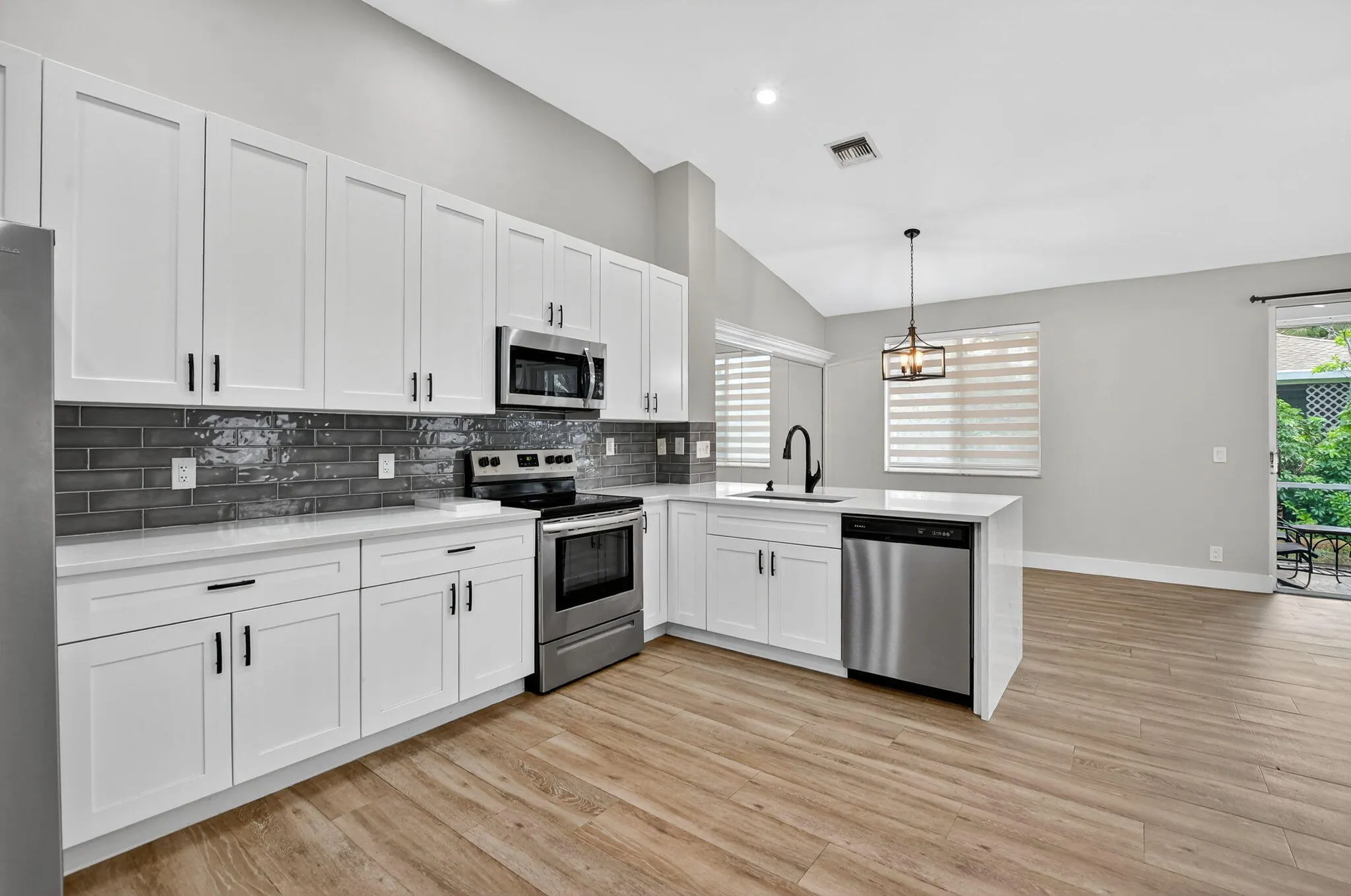 851 NW 42nd Place