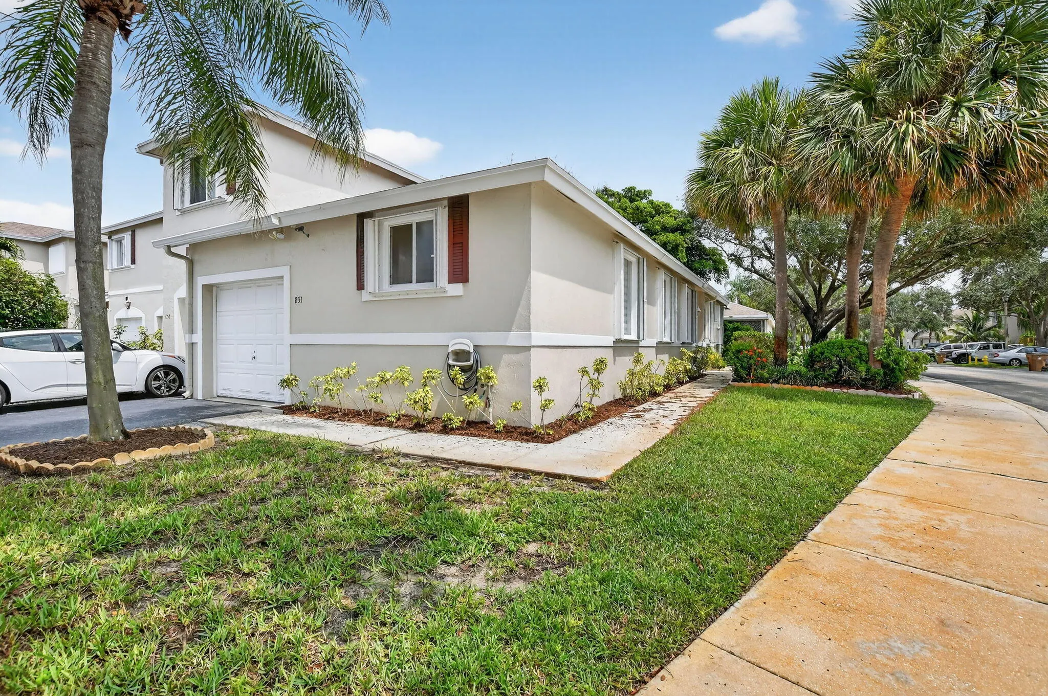 851 NW 42nd Place