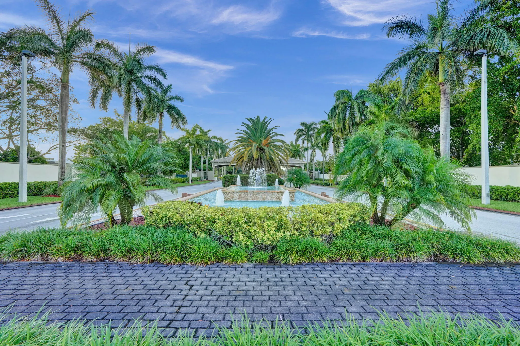 2707 Nassau Bend