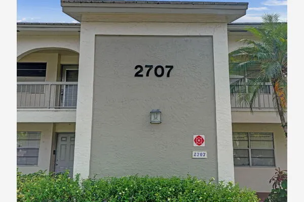 2707 Nassau Bend