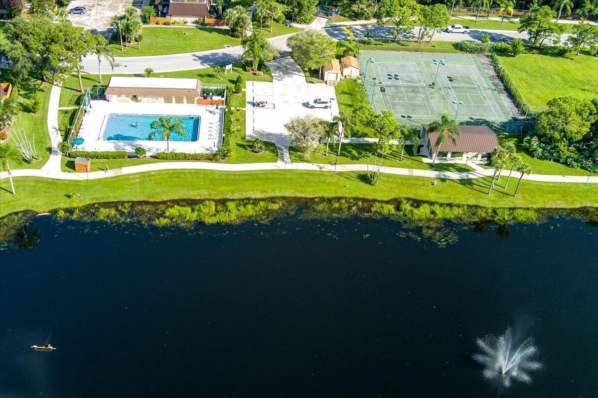 5714 SE Windsong Lane #327