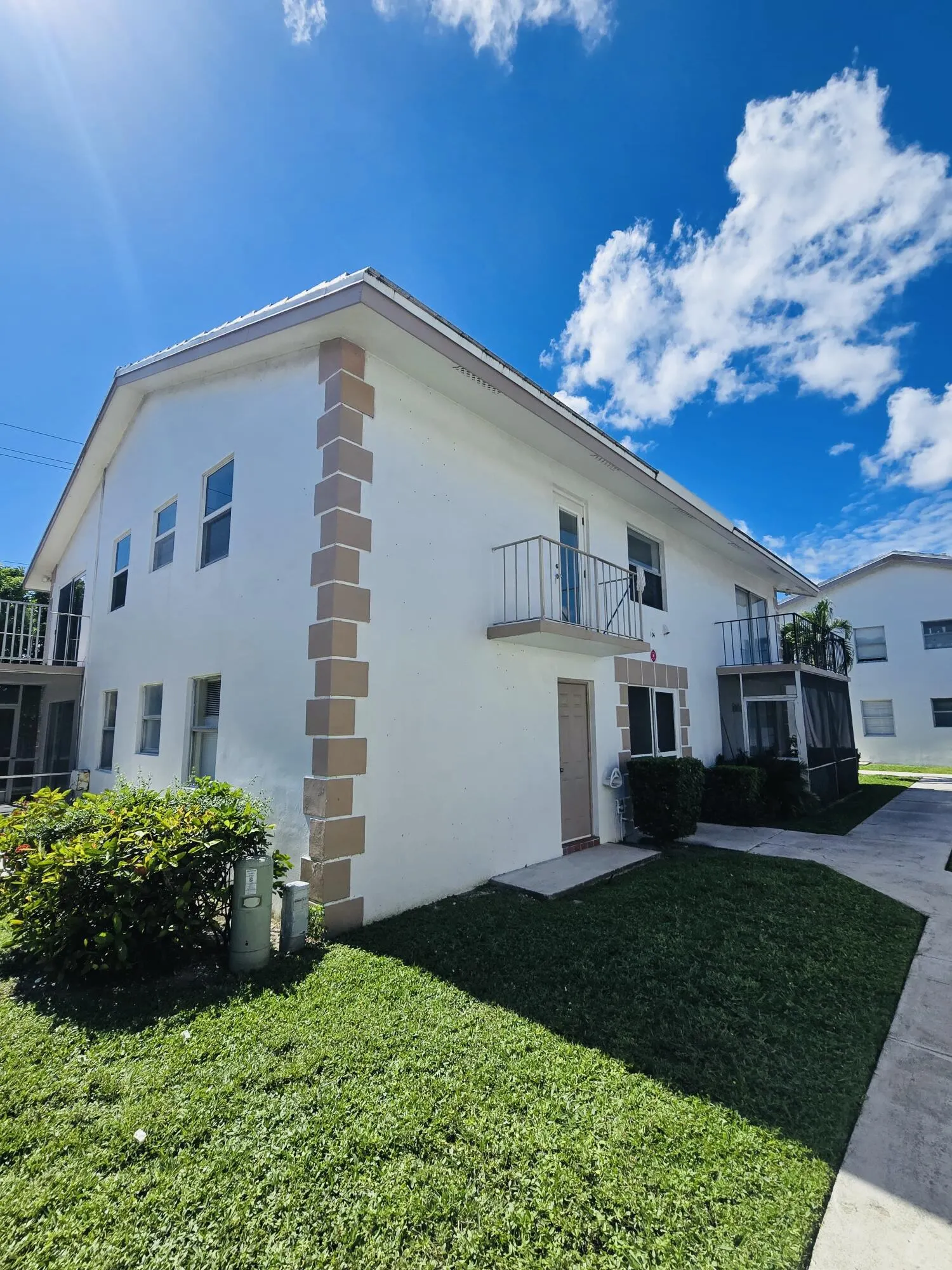 104 SE 10TH Street #101