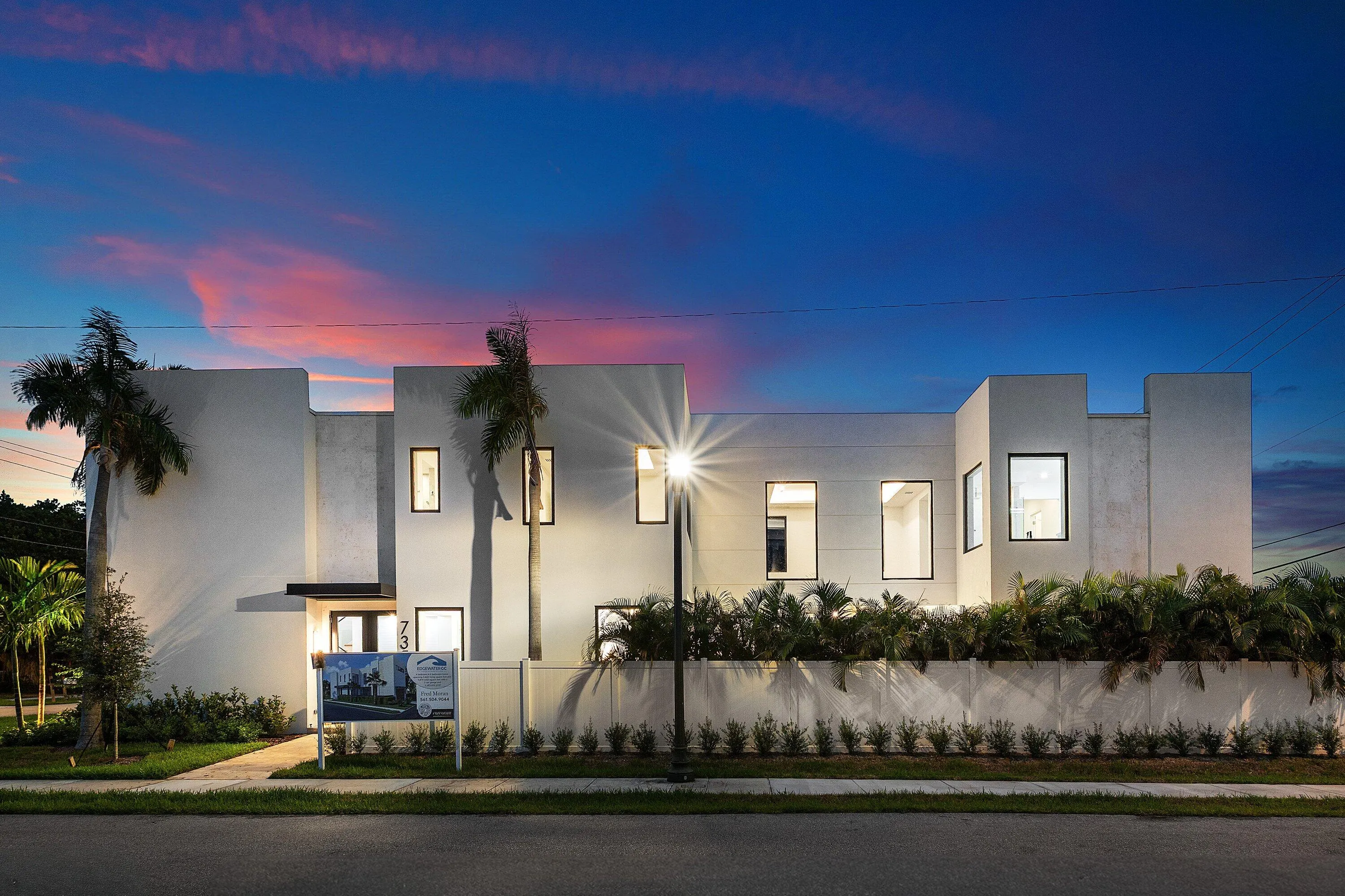 735 SE 4th Avenue