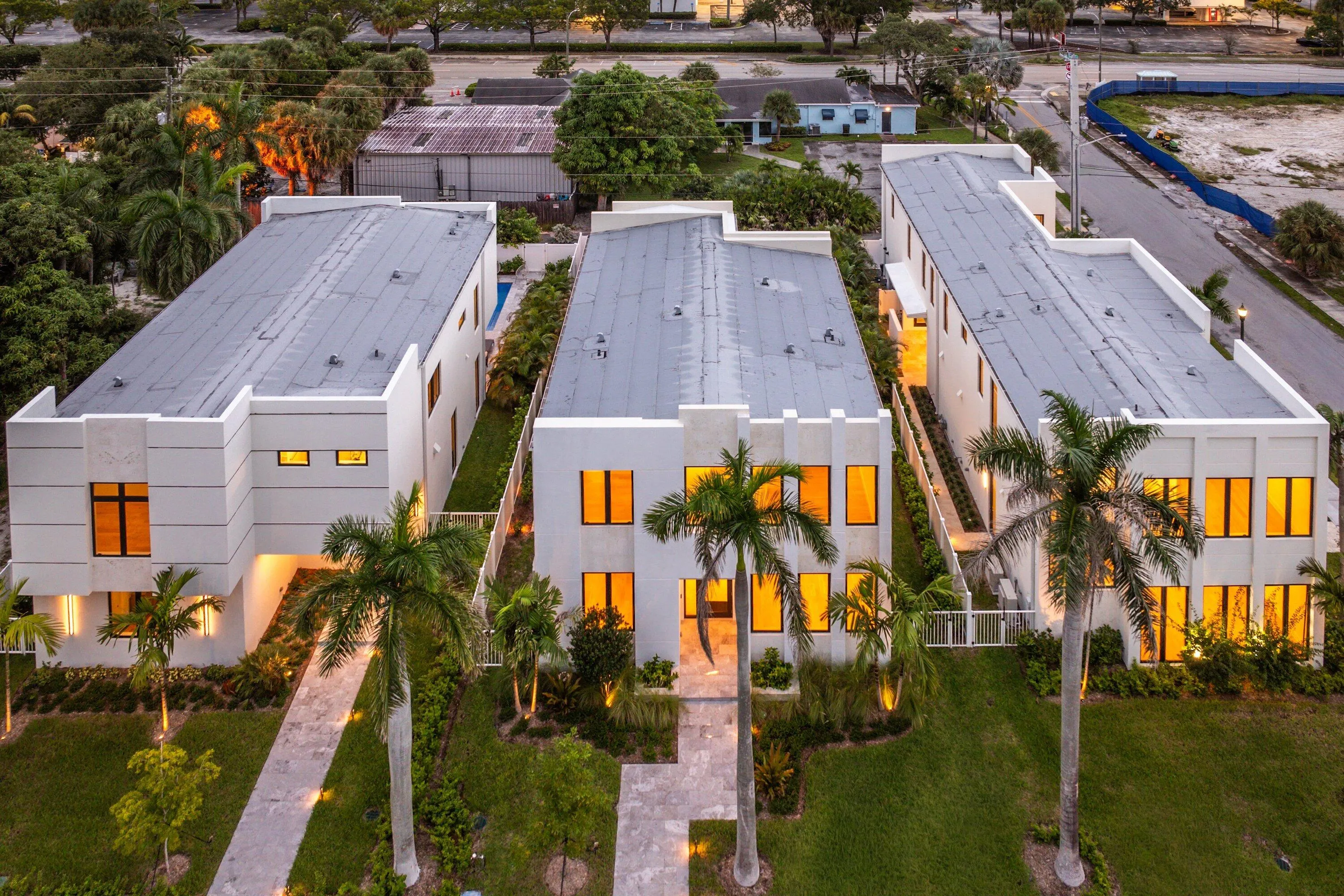 735 SE 4th Avenue