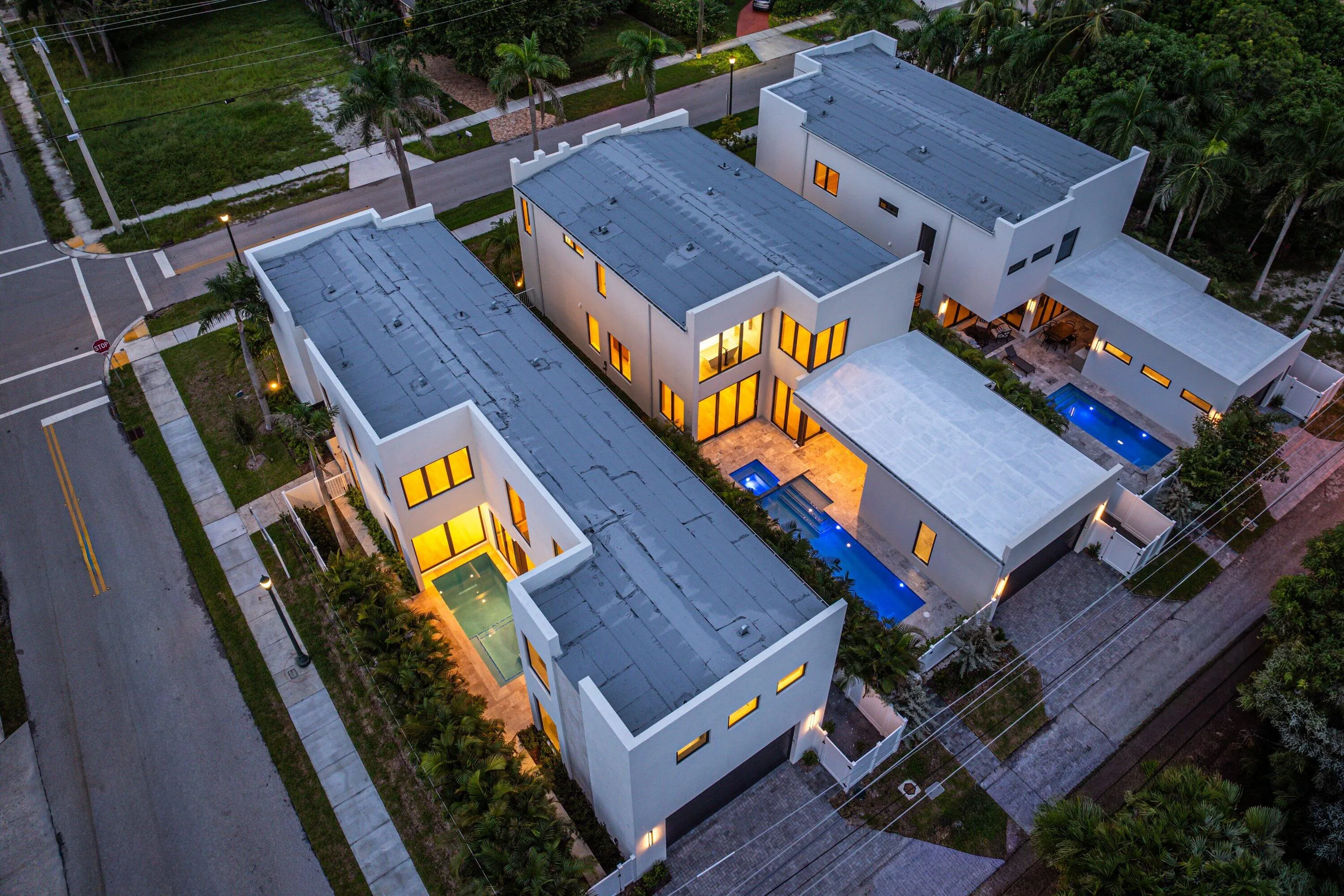 735 SE 4th Avenue